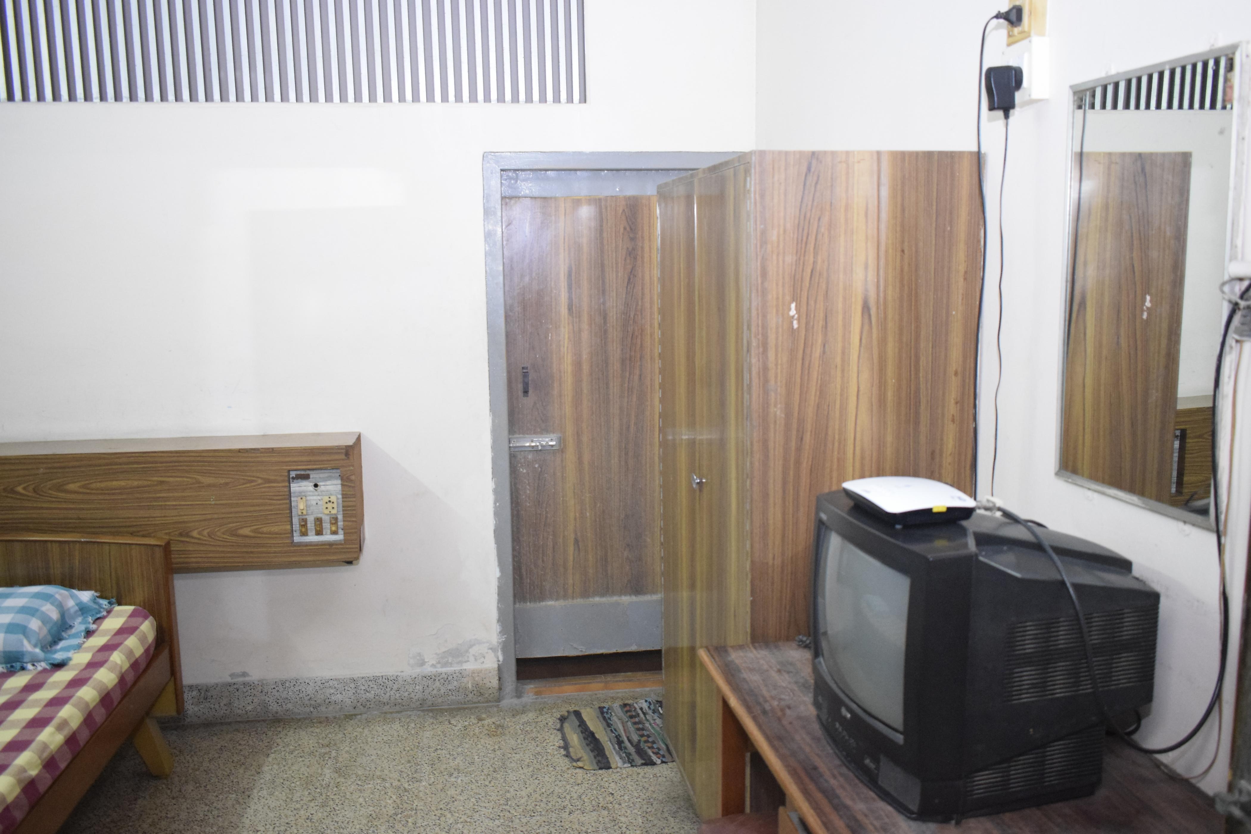 Sri Saibaba Guest House - Tap to explore photos
