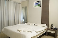 Hotel Aashish Deluxe Lodging, Kolhapur