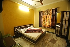 Hotel Madhusudan, Rishikesh