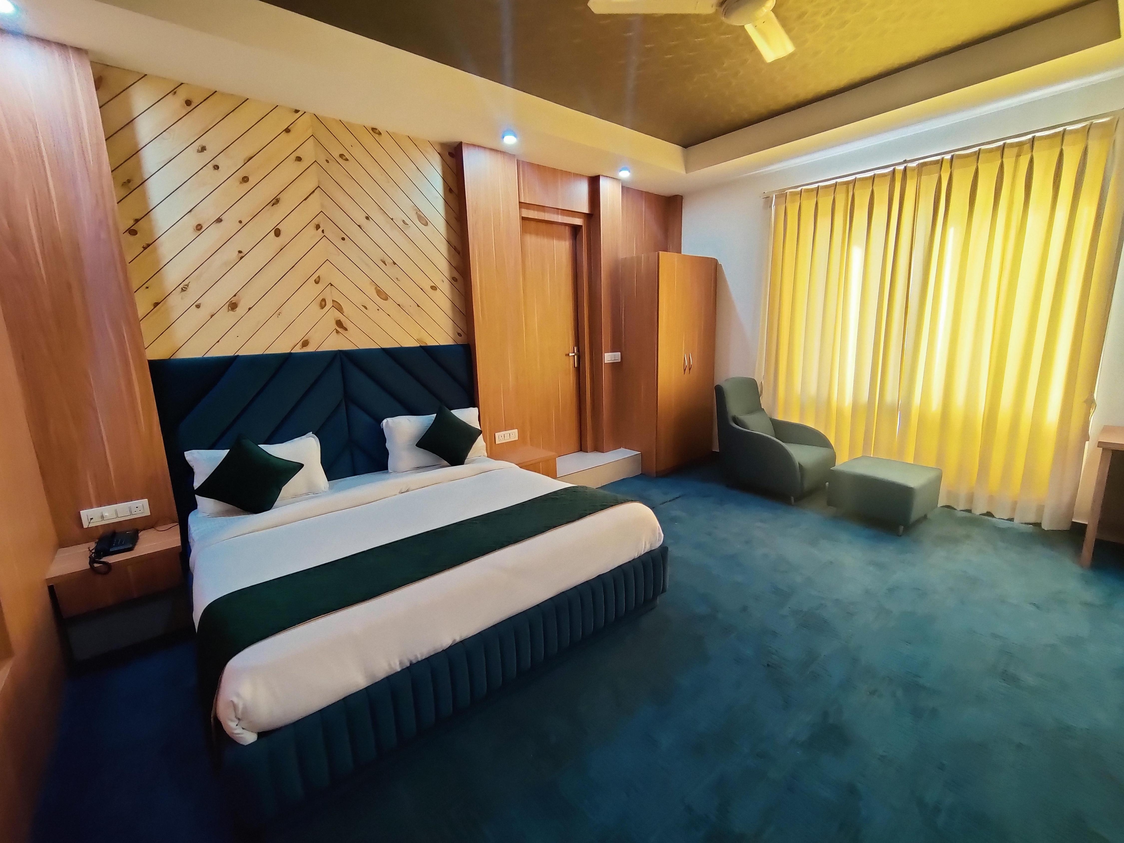 Hotel Sundaram - Tap to explore photos