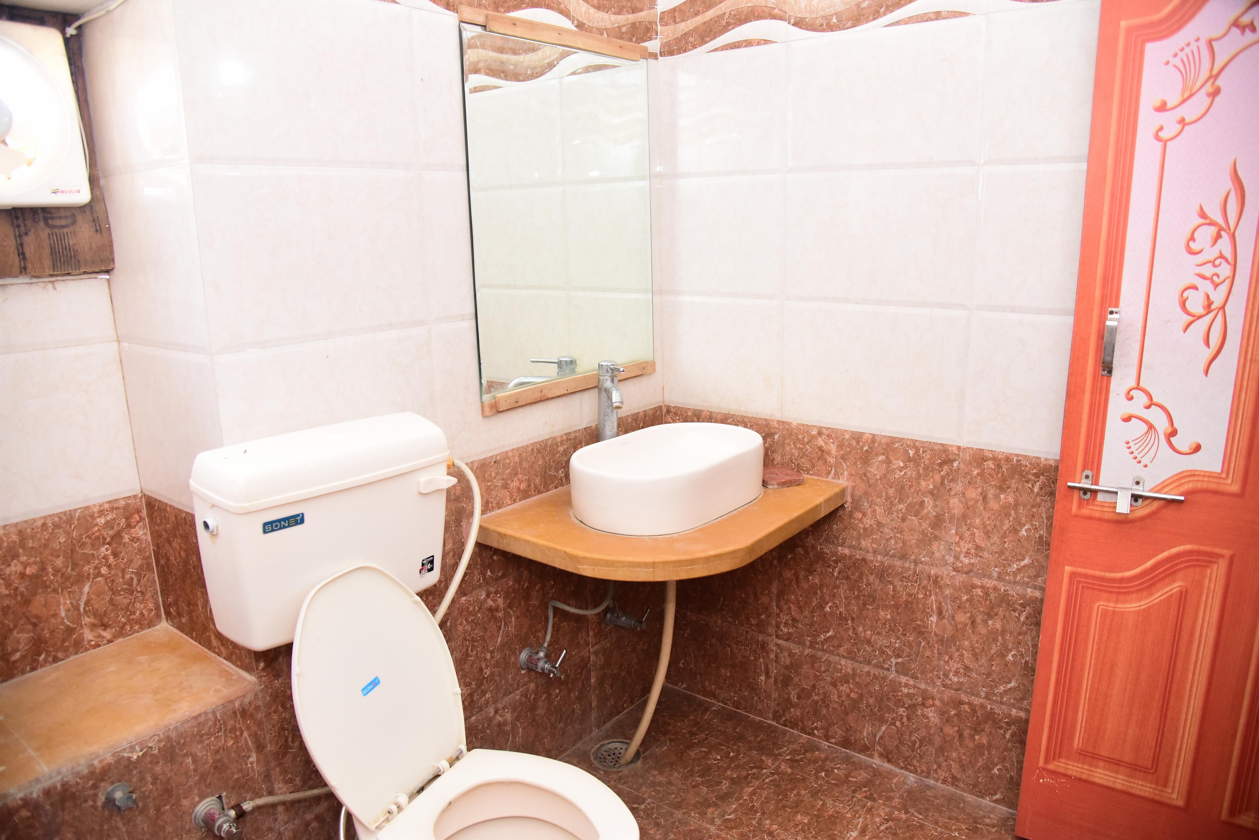 Hotel Heera Court - Tap to explore photos