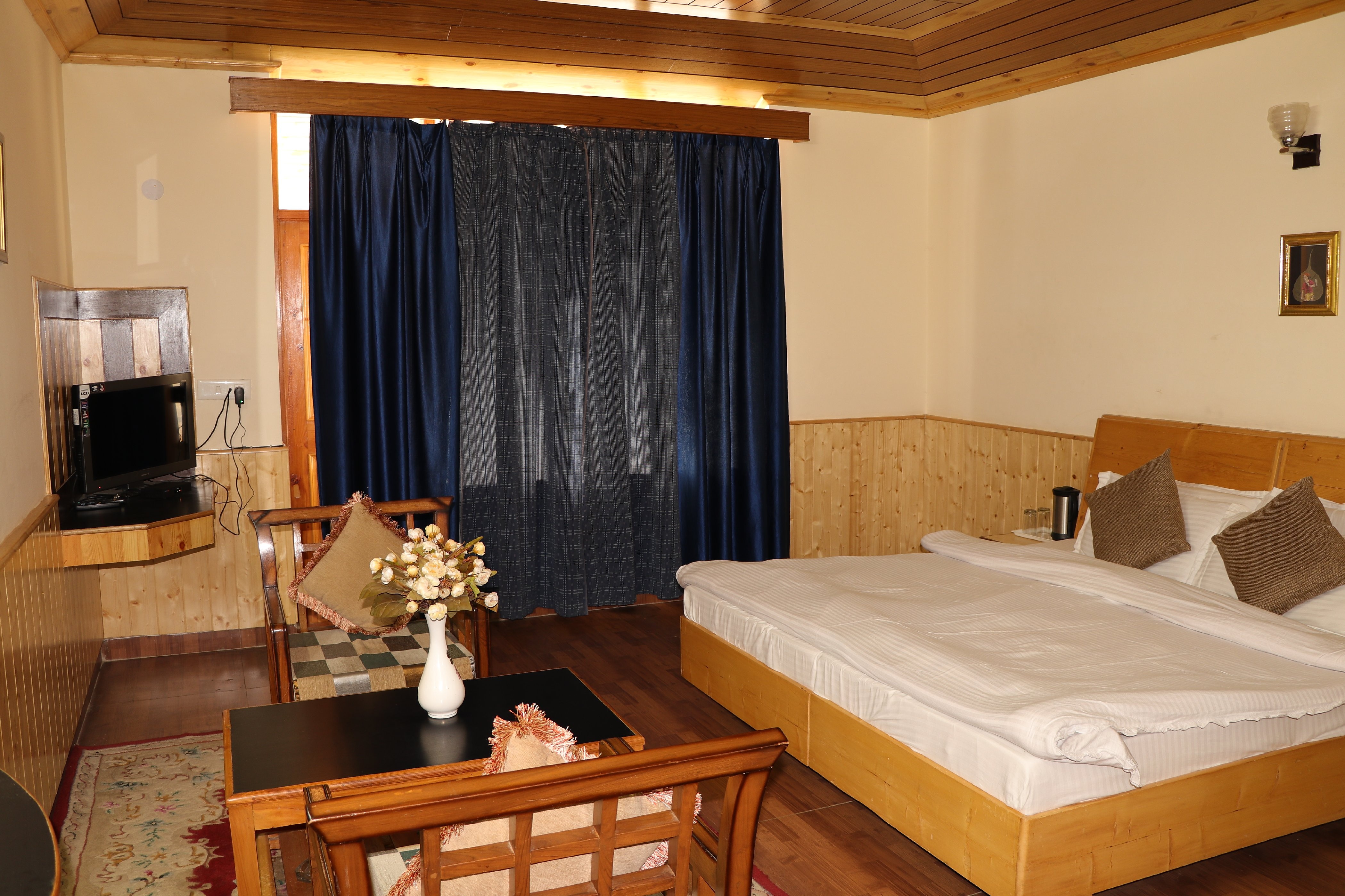 Hotel Mountain Trail Manali - Tap to explore photos