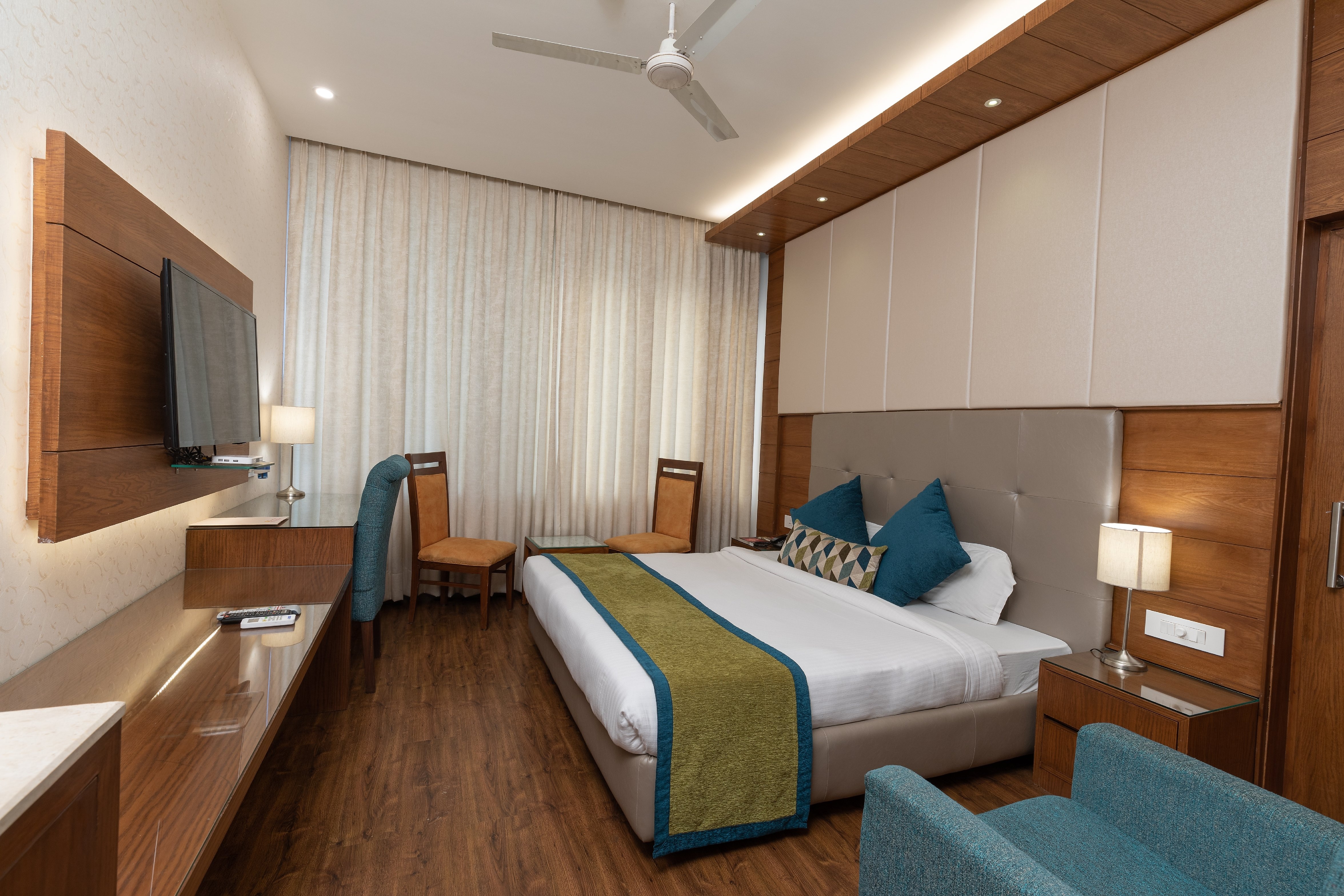 Hotel Chandigarh Beckons - Tap to explore photos