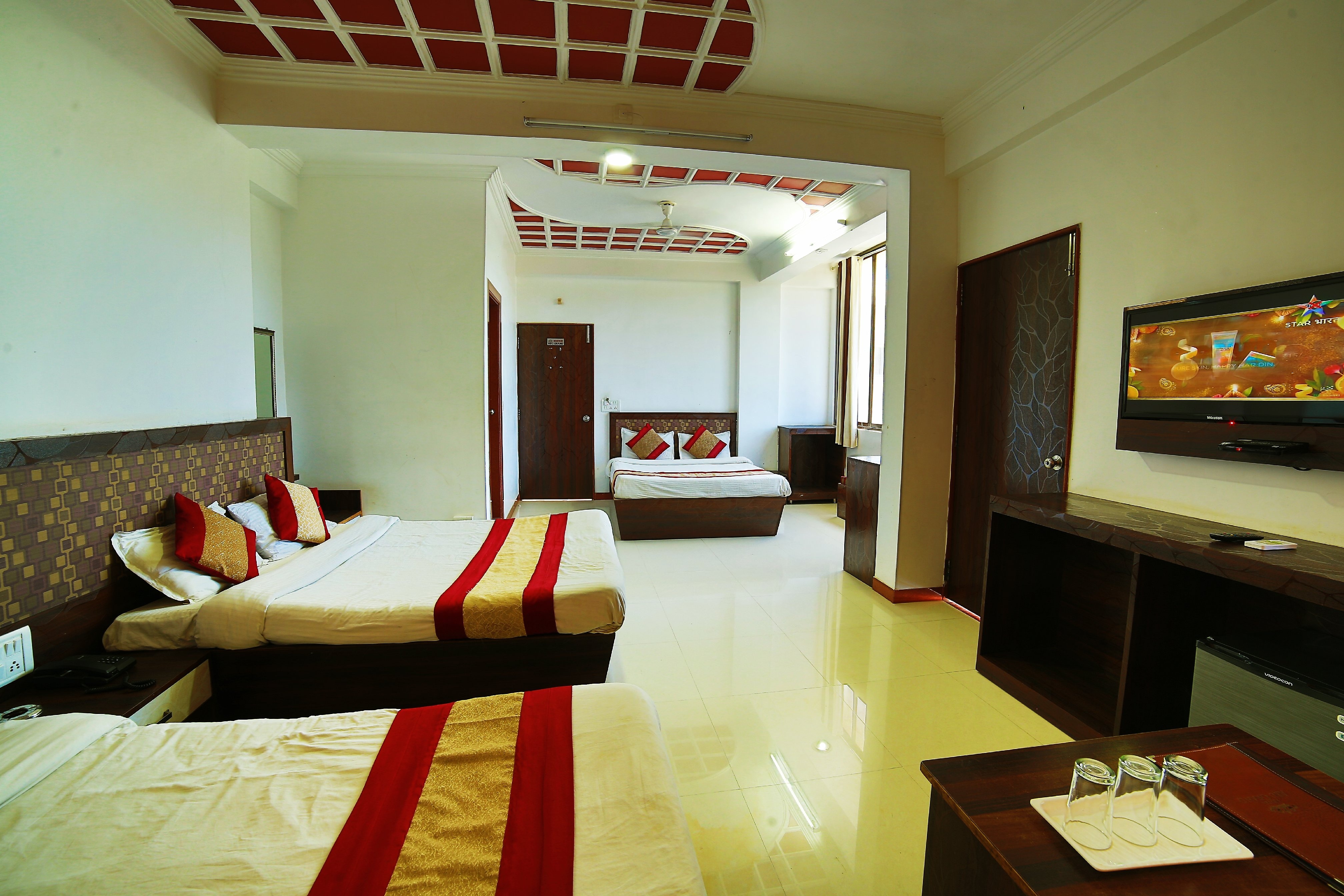 HOTEL ABU GRAND 1 km from nakki lake - Tap to explore photos