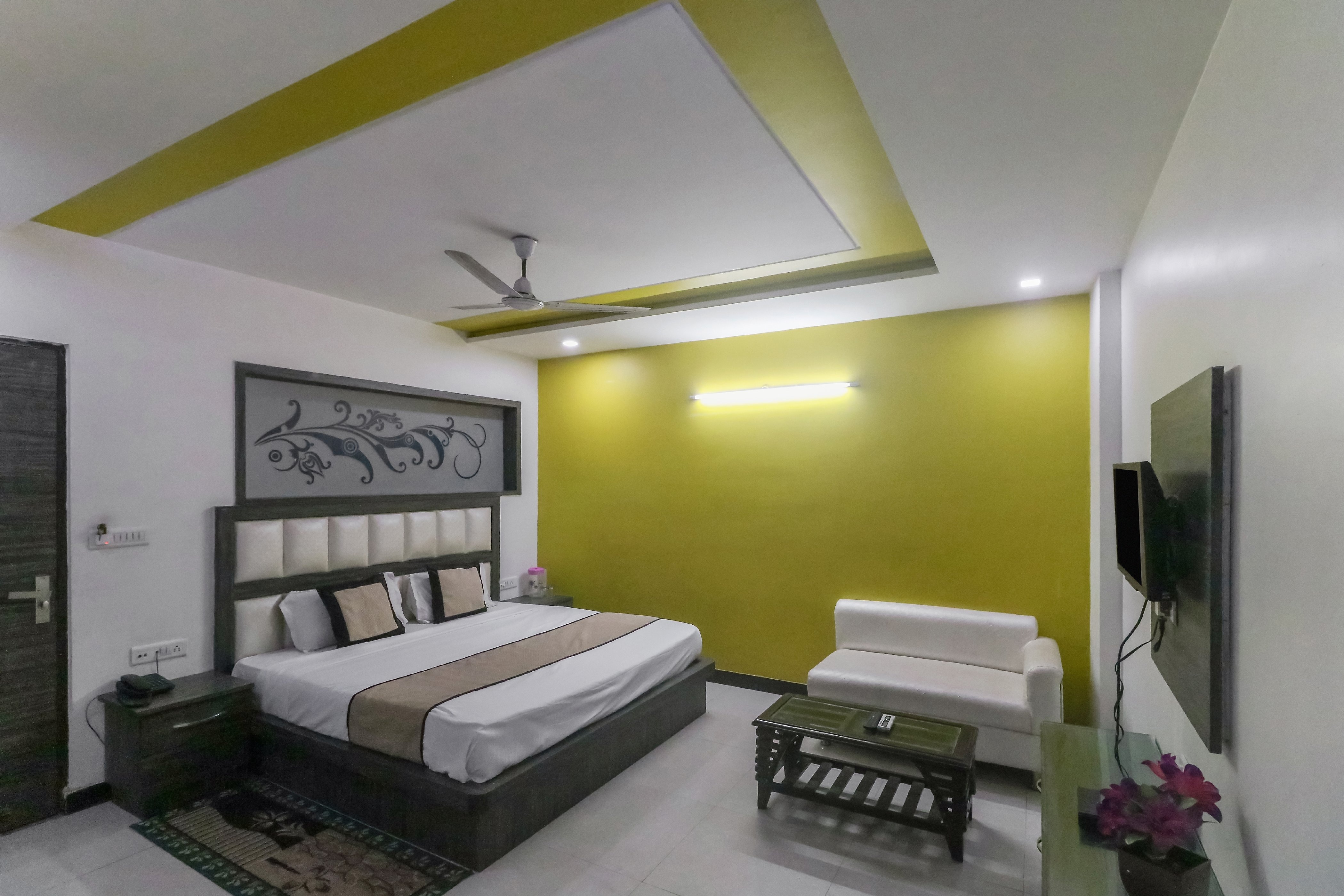 Hotel Jainson Residency - Tap to explore photos