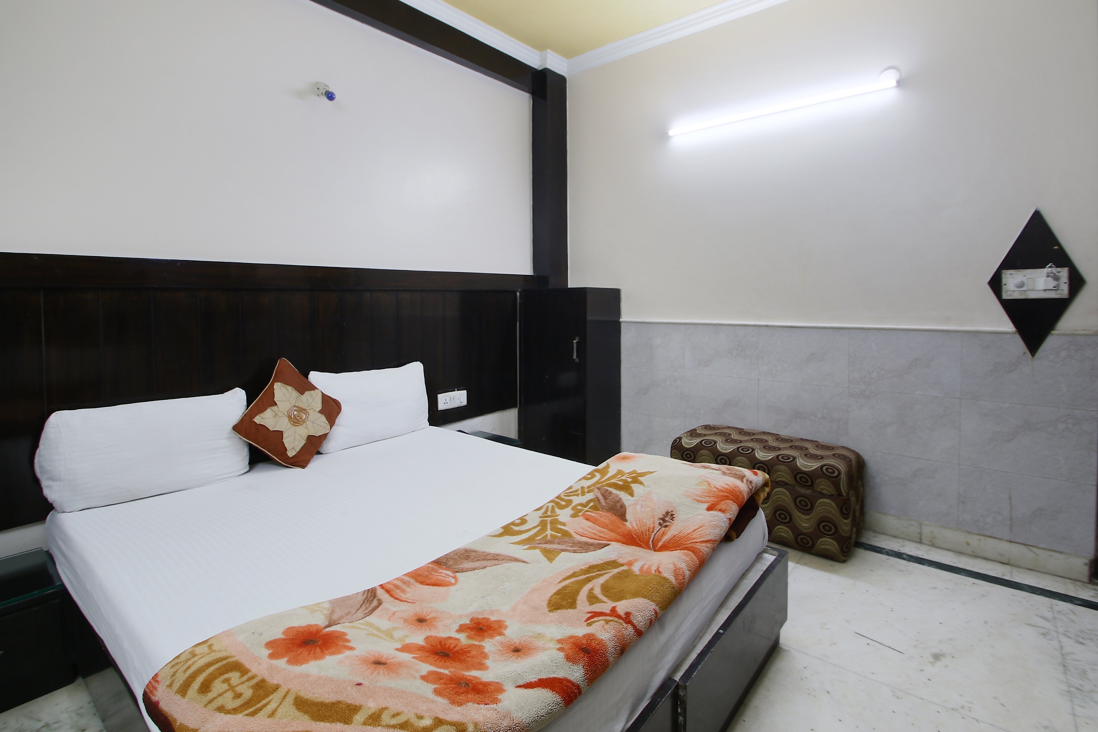 Priyanka Guest House - Tap to explore photos