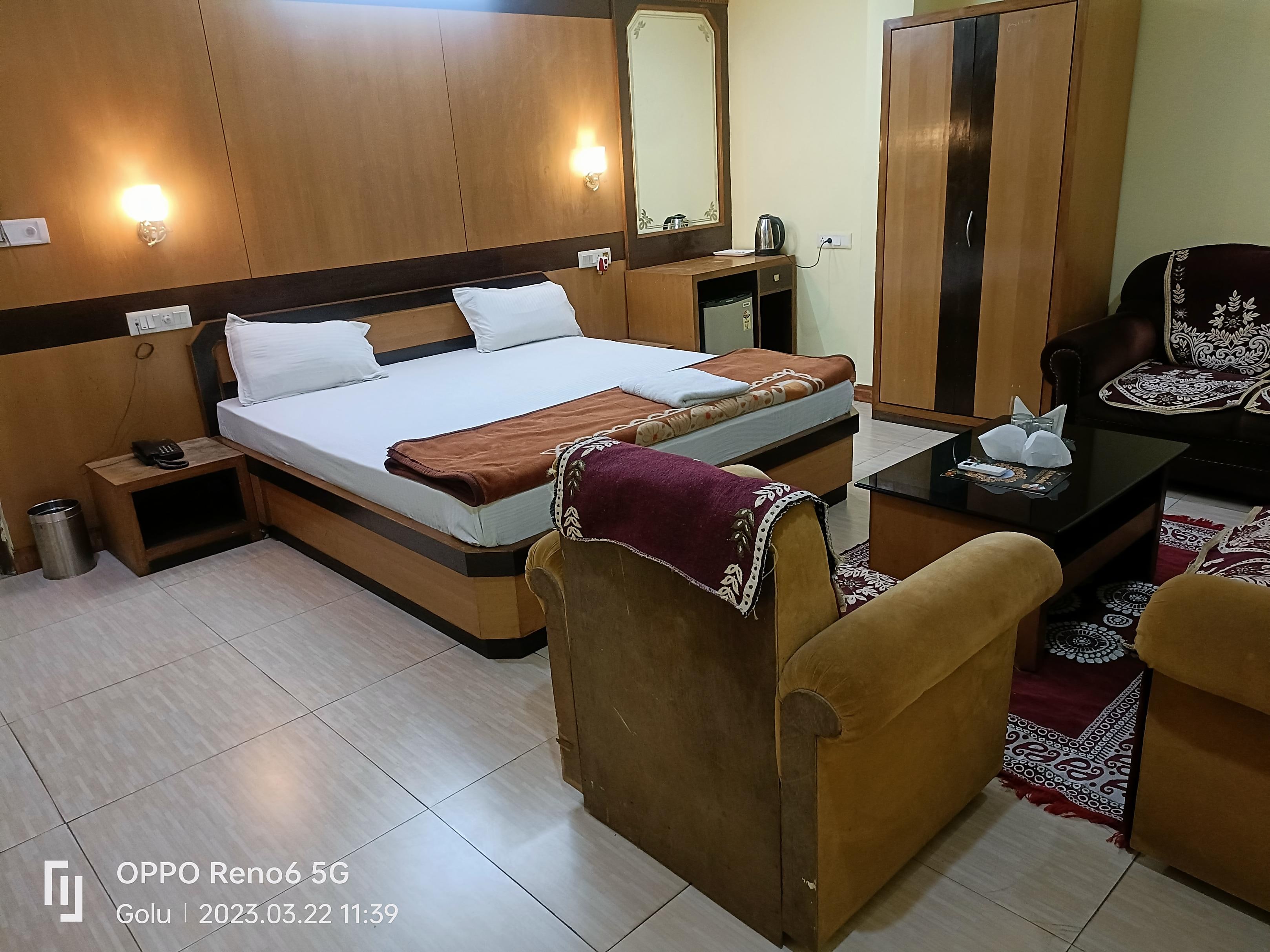 Shree Shankar Hotel - Tap to explore photos