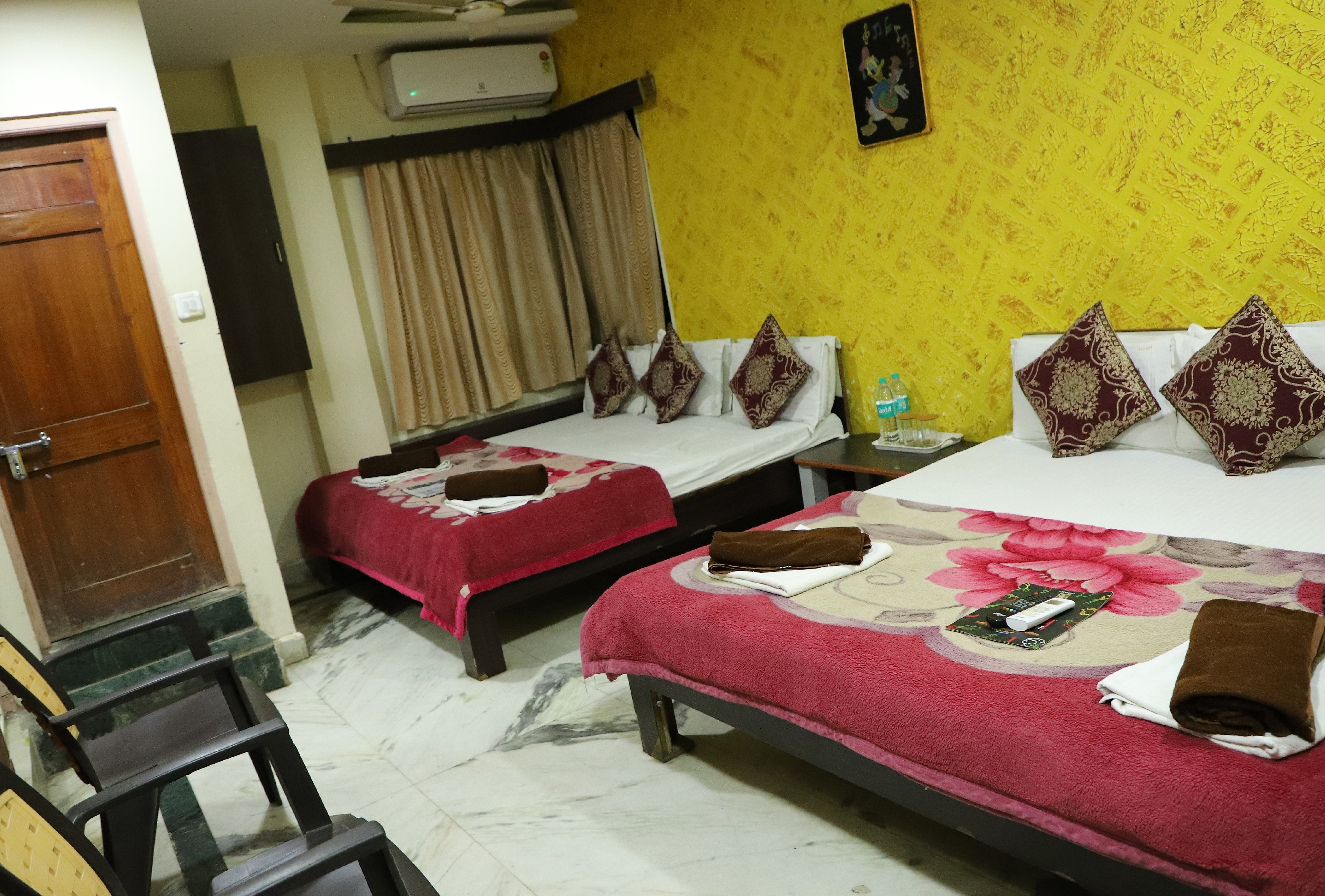 Hotel Gujarat Heritage (Near Mahakal Mandir) - Tap to explore photos