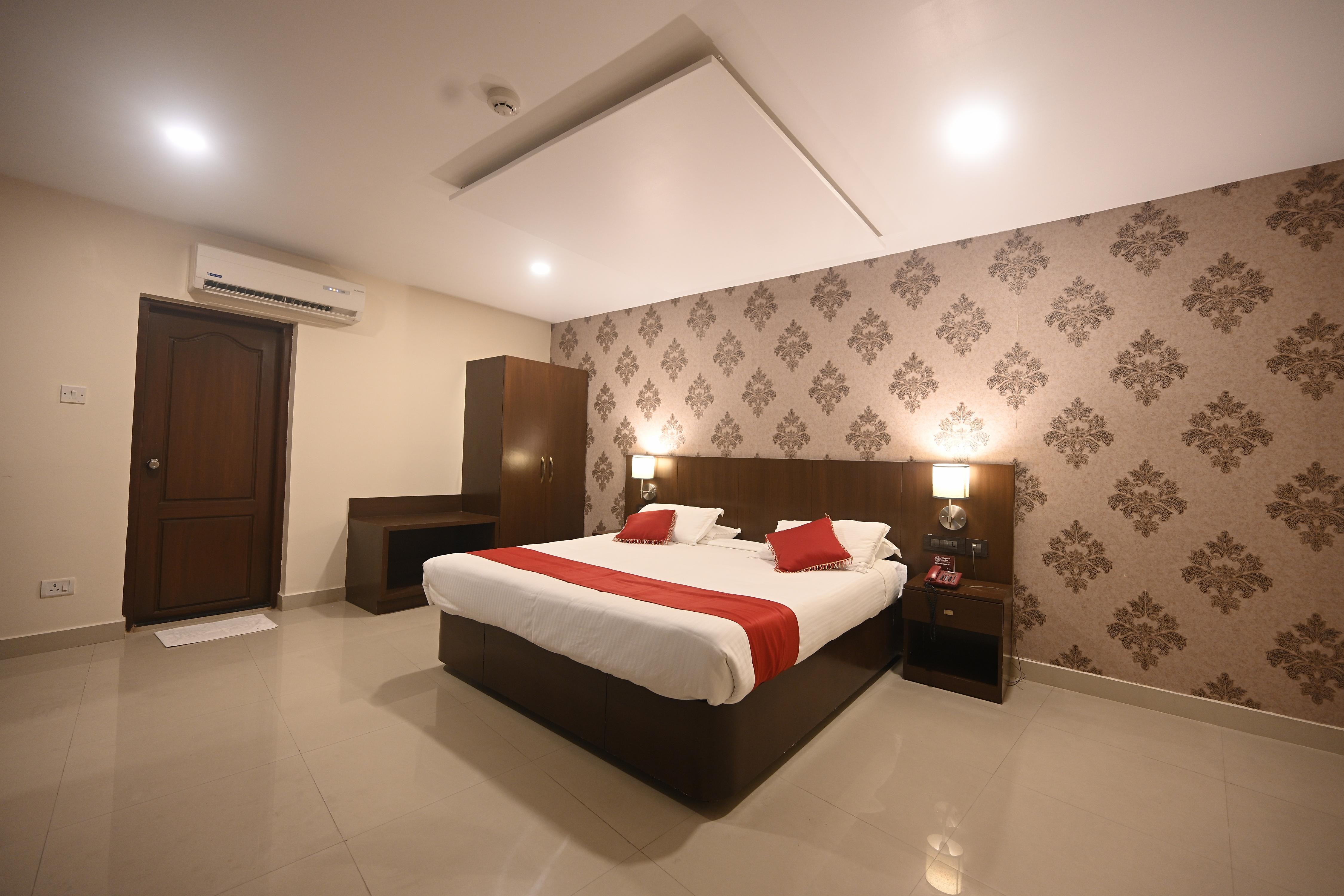 Hotel Bhagavath Gardens - Tap to explore photos