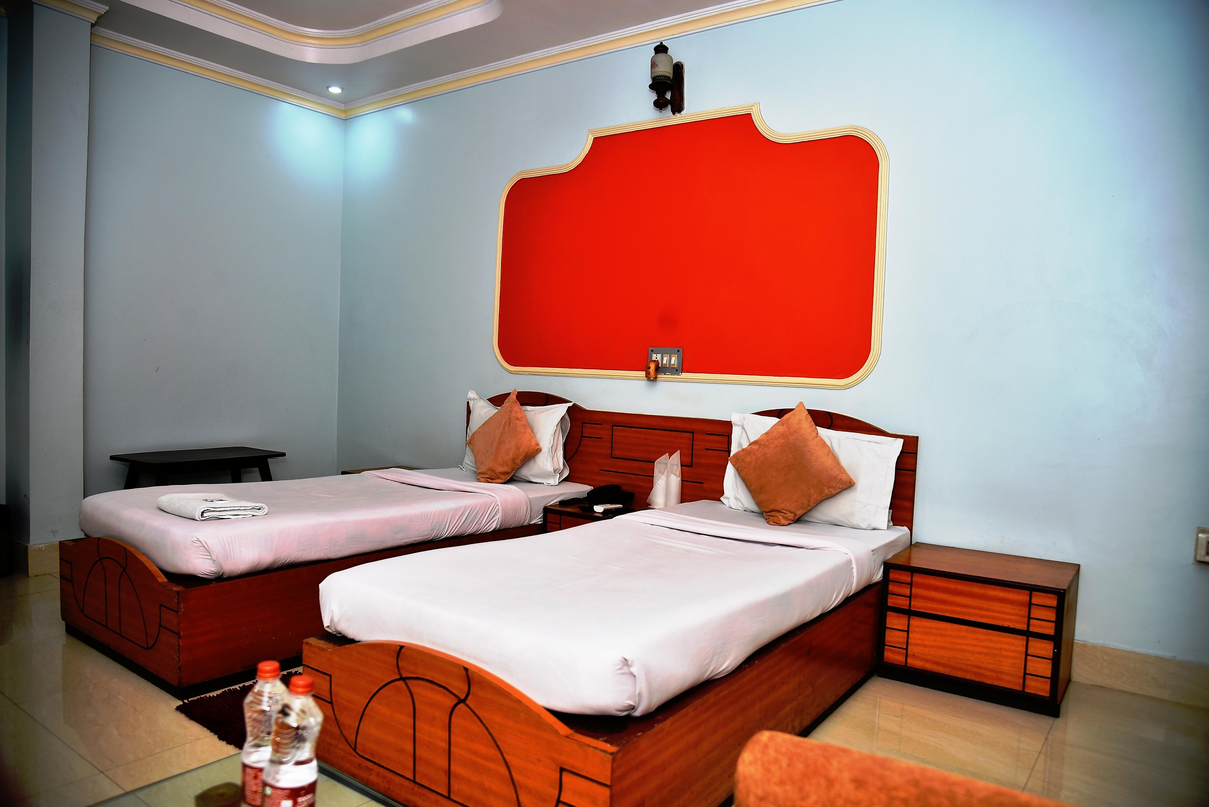 Hotel saptarshi - Tap to explore photos