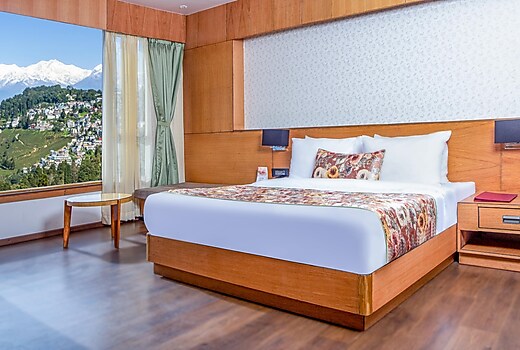Summit Montana Suites & Spa at Mall