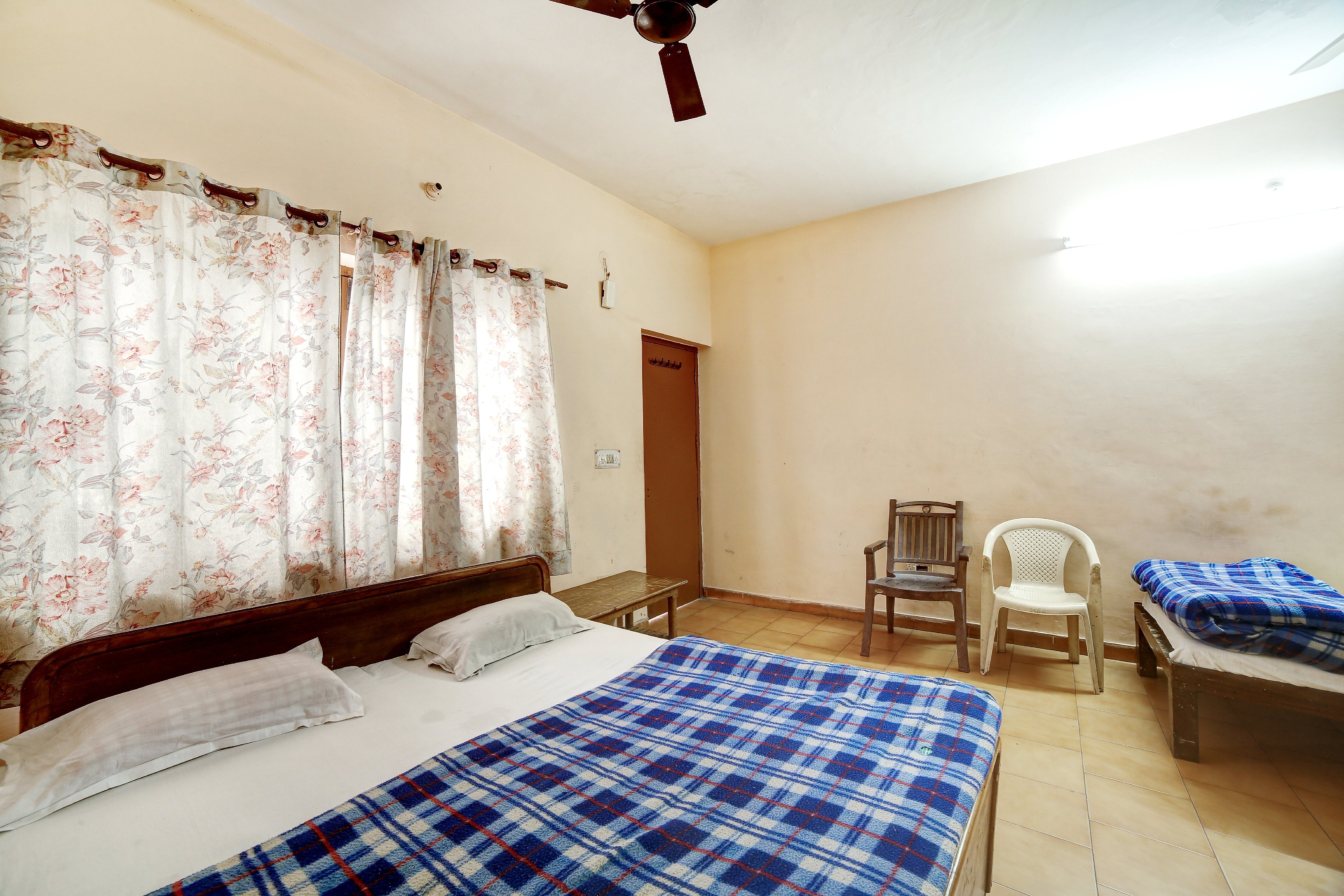 Sangam Hotel - Tap to explore photos