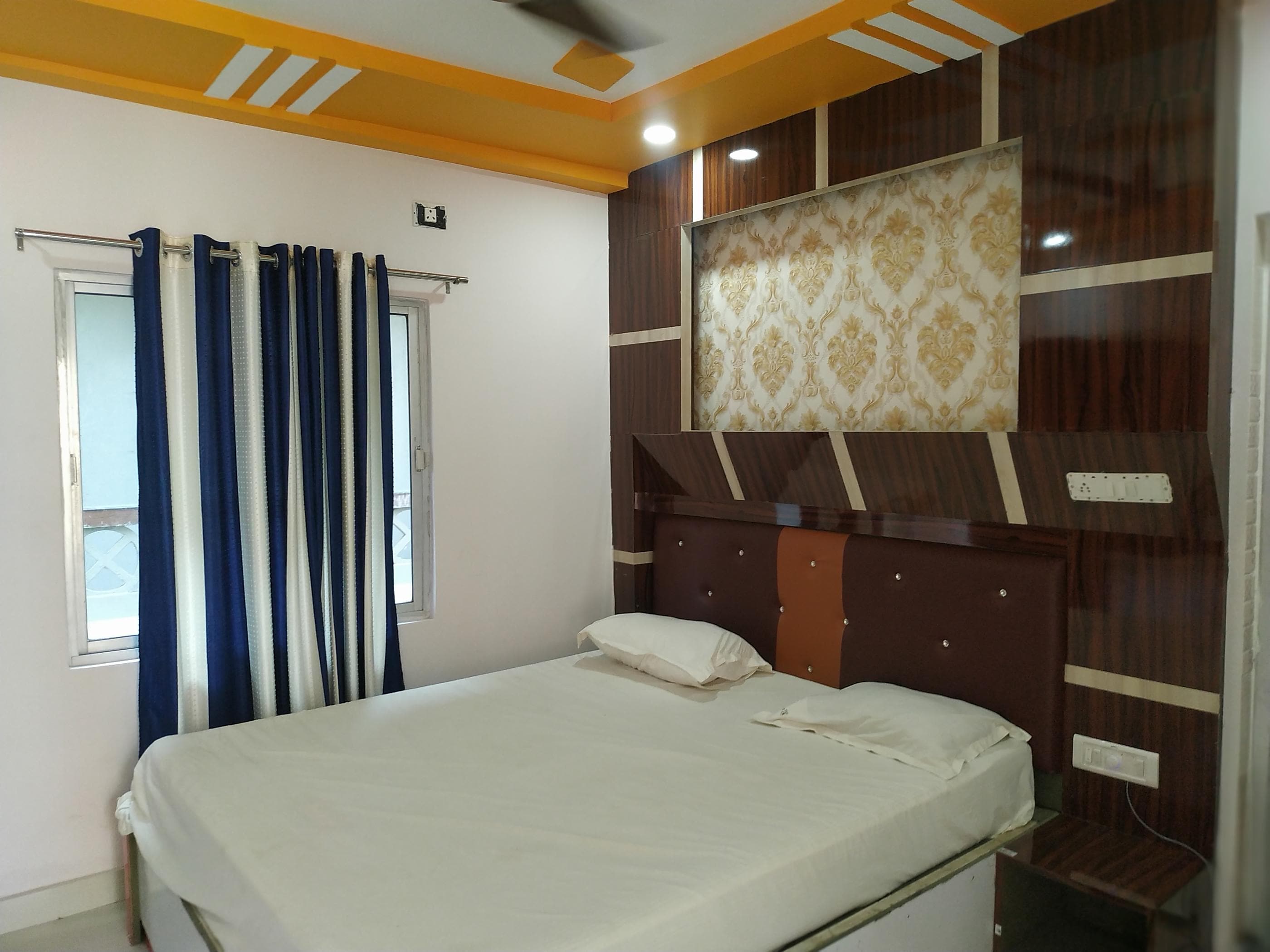 JAYASHREE HOTEL - Tap to explore photos