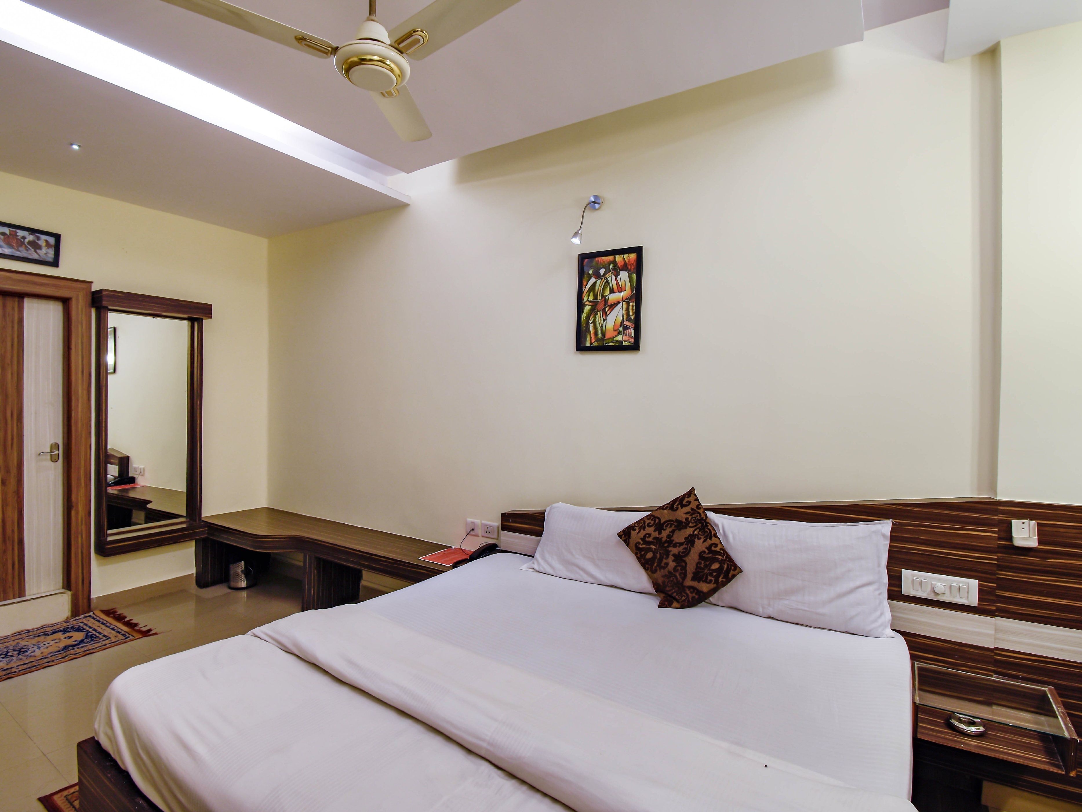 Hotel Swayam - Tap to explore photos