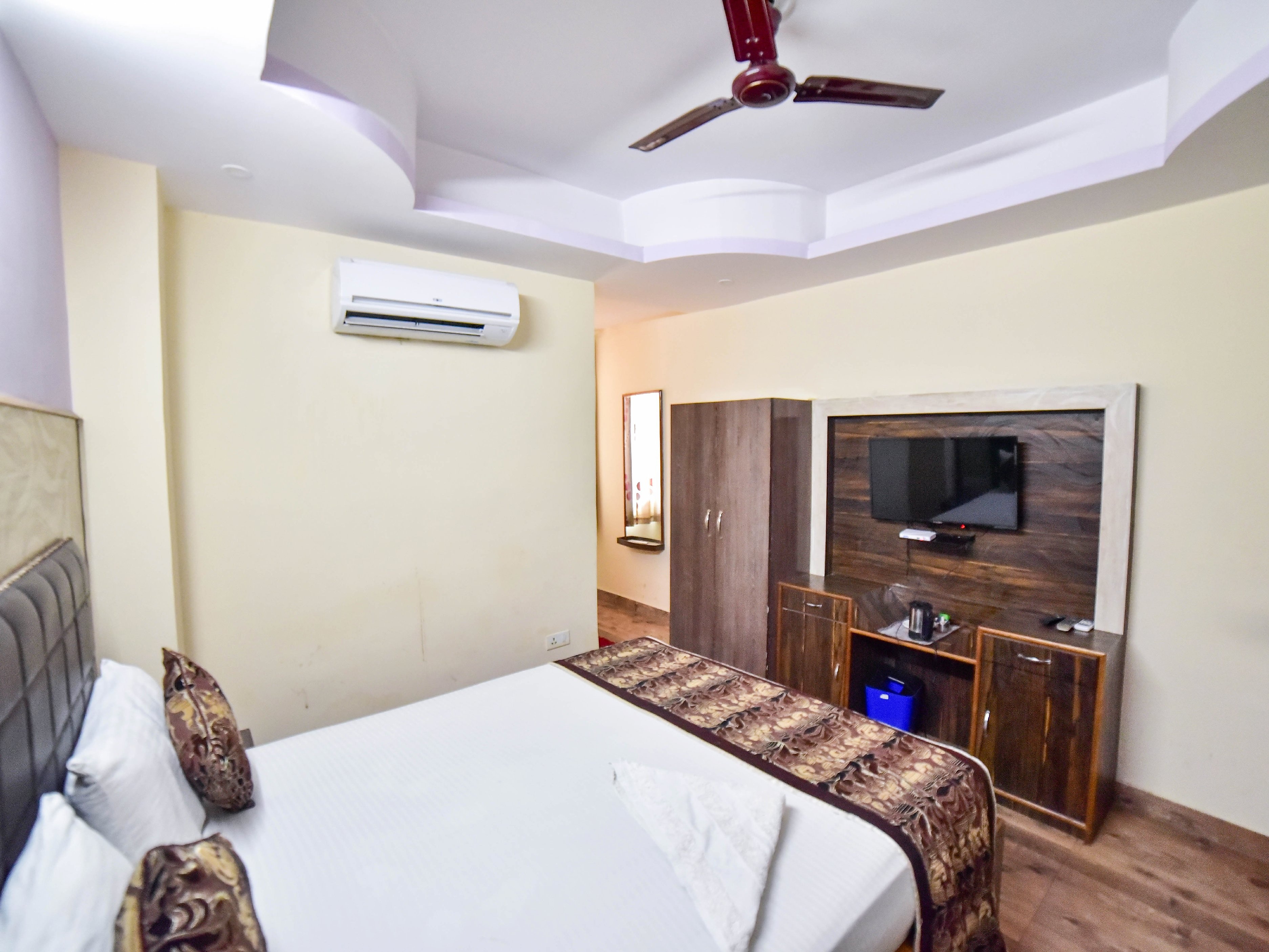 HOTEL GRAND SM REGENCY - Tap to explore photos