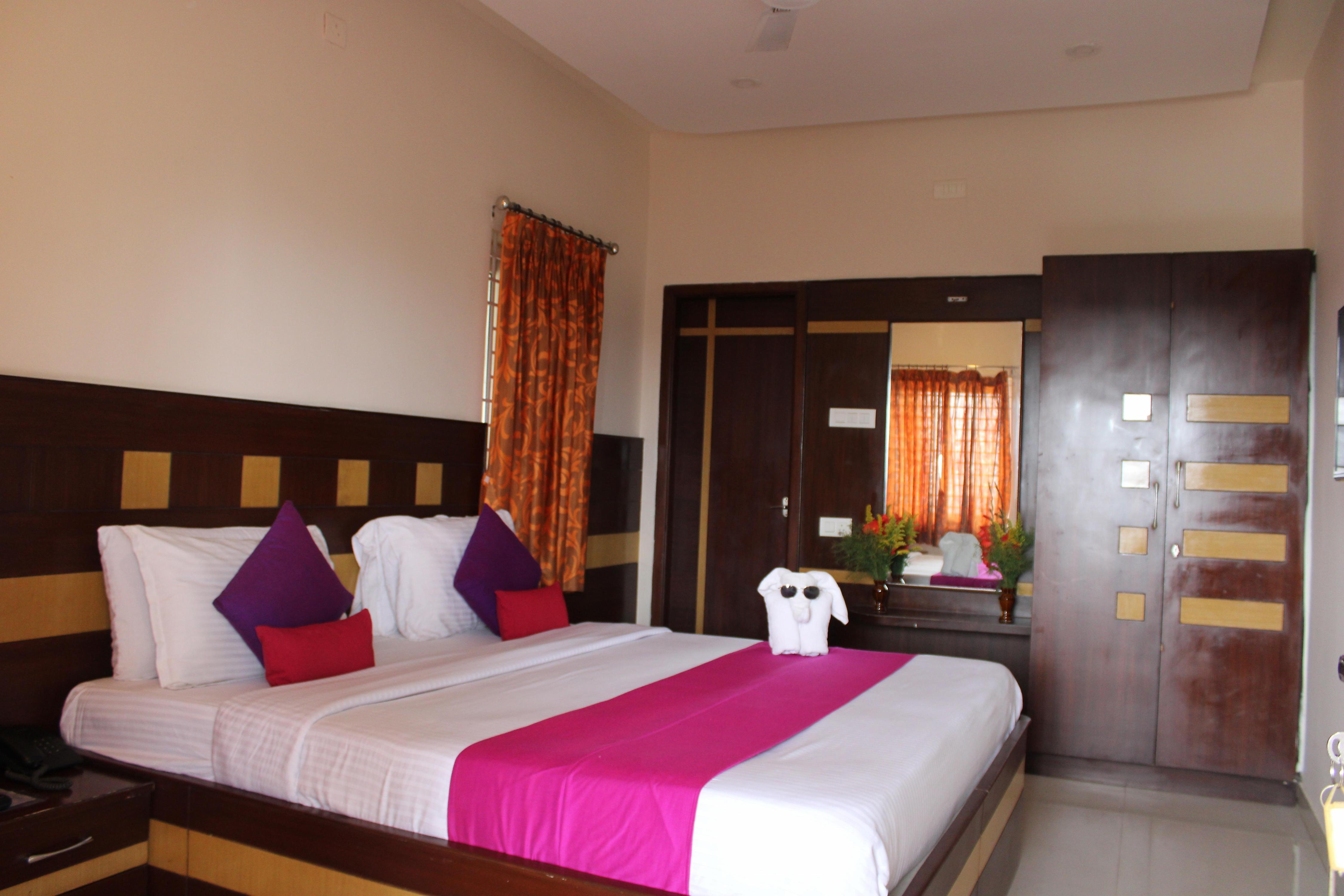 ELGOZO HOTEL DREAMS PARADISE, Yercaud - Tap to explore photos