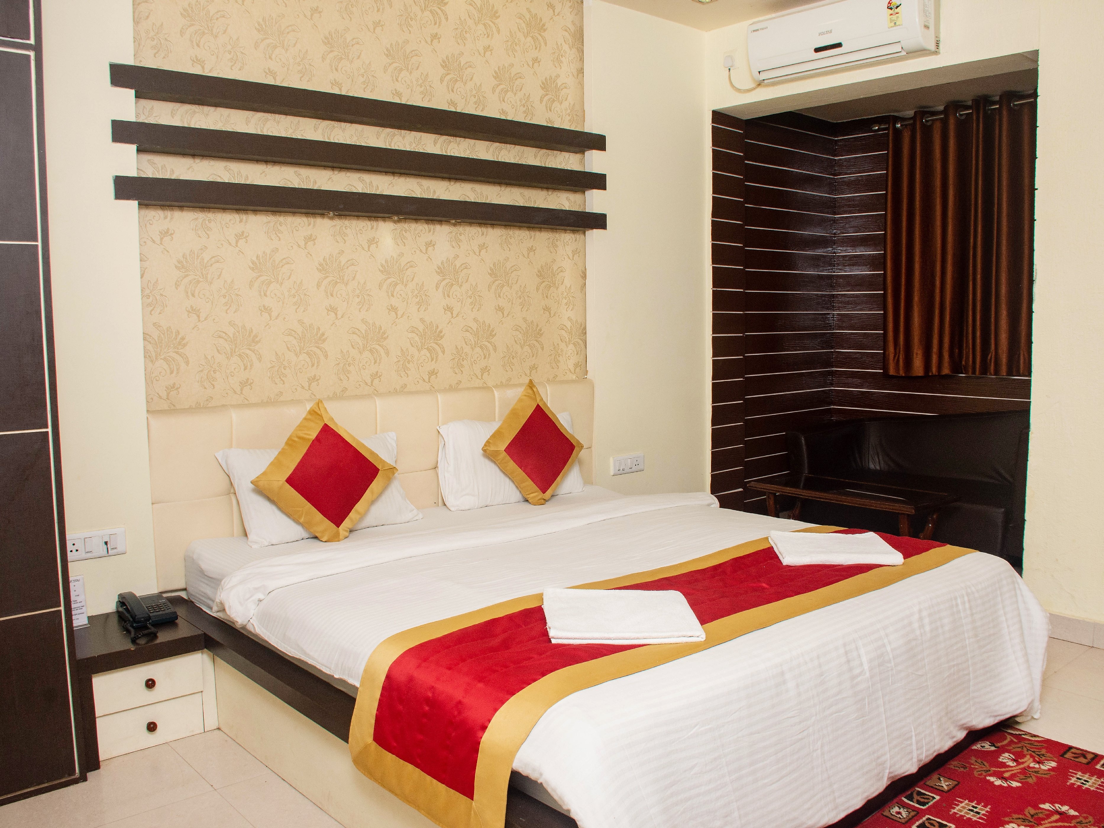 Hotel Rameshwaram - Tap to explore photos