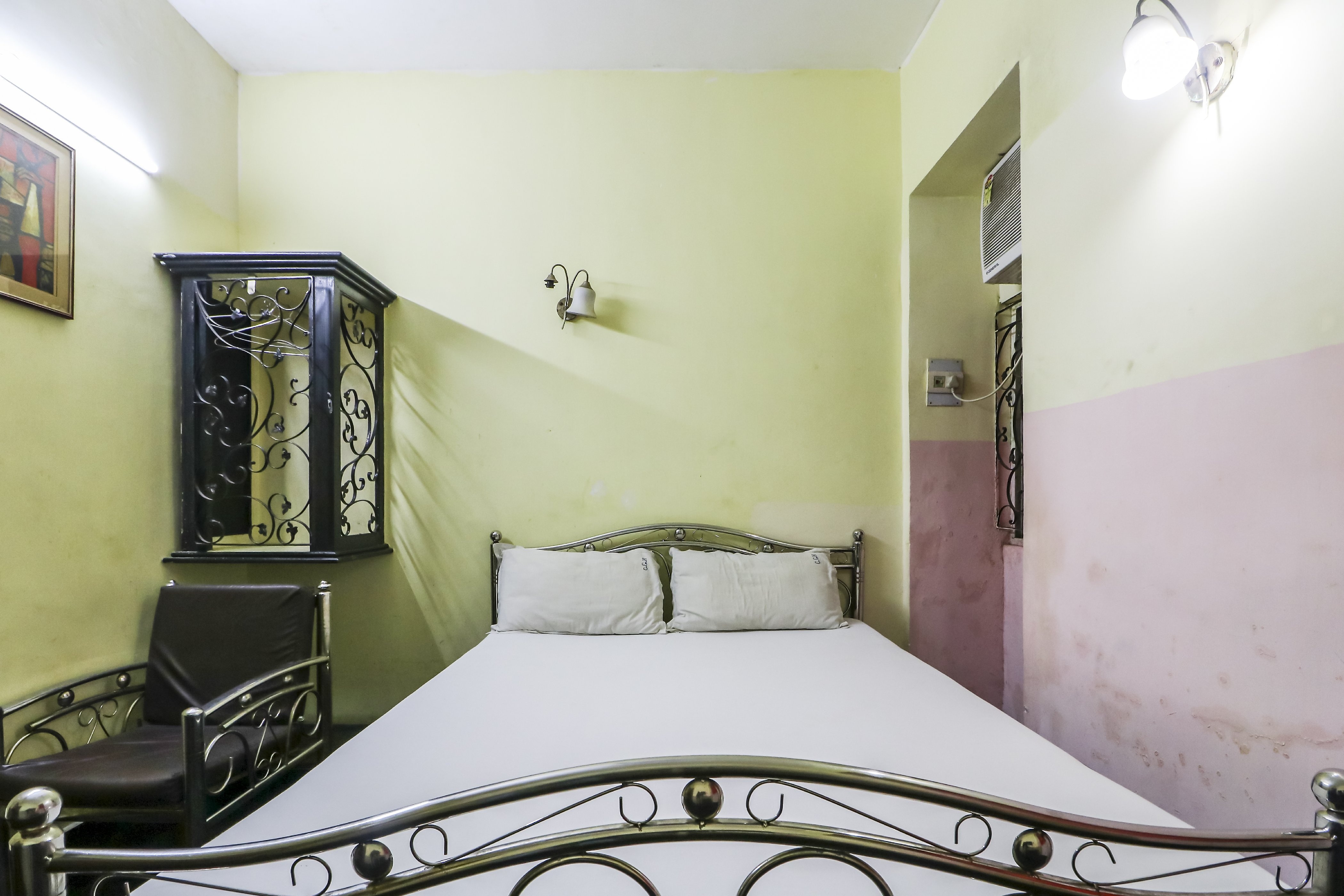 Central Guest House - Tap to explore photos
