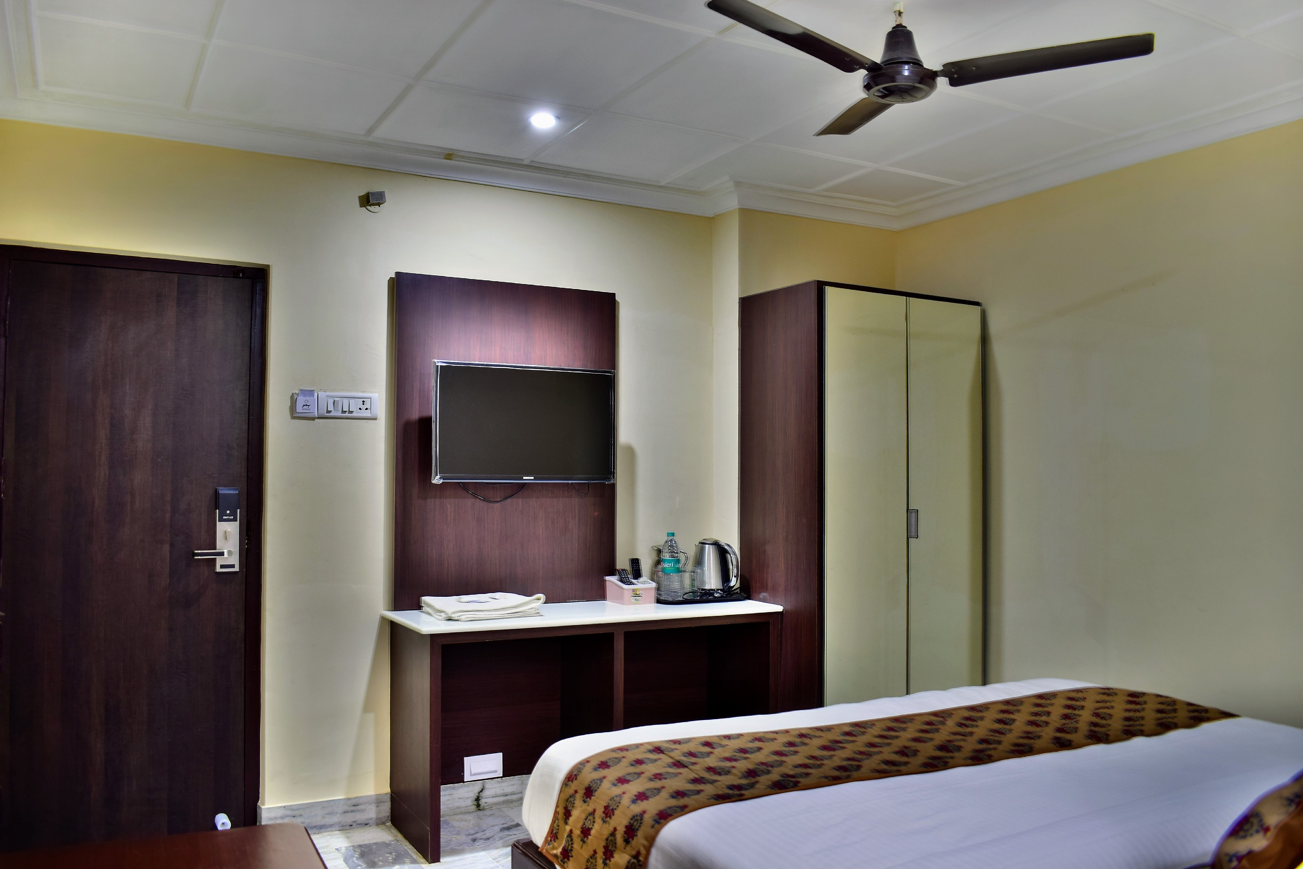Hotel Ramakrishna - Tap to explore photos