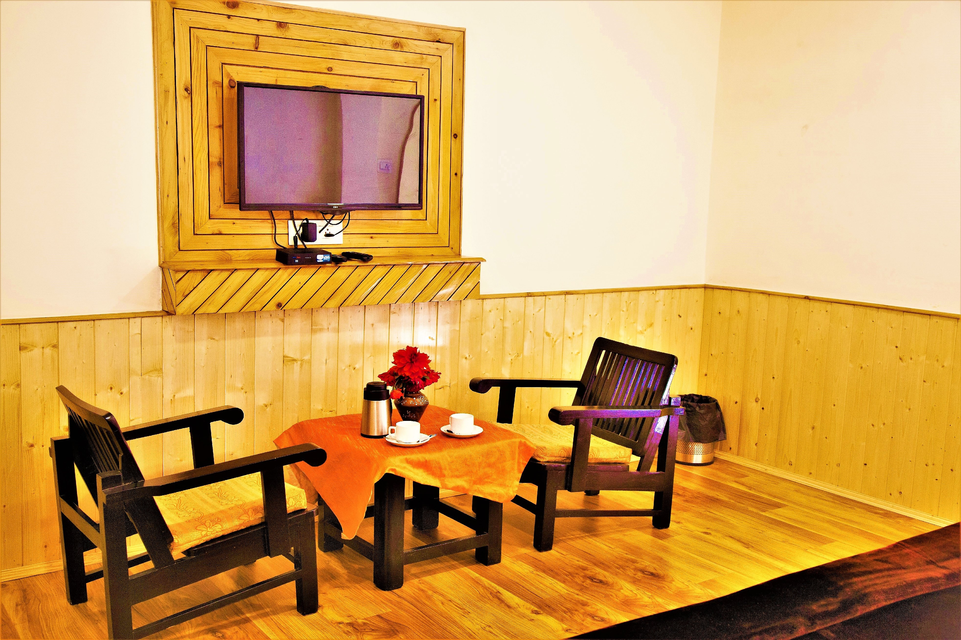 TRPOTELS Pause At Manali - Tap to explore photos