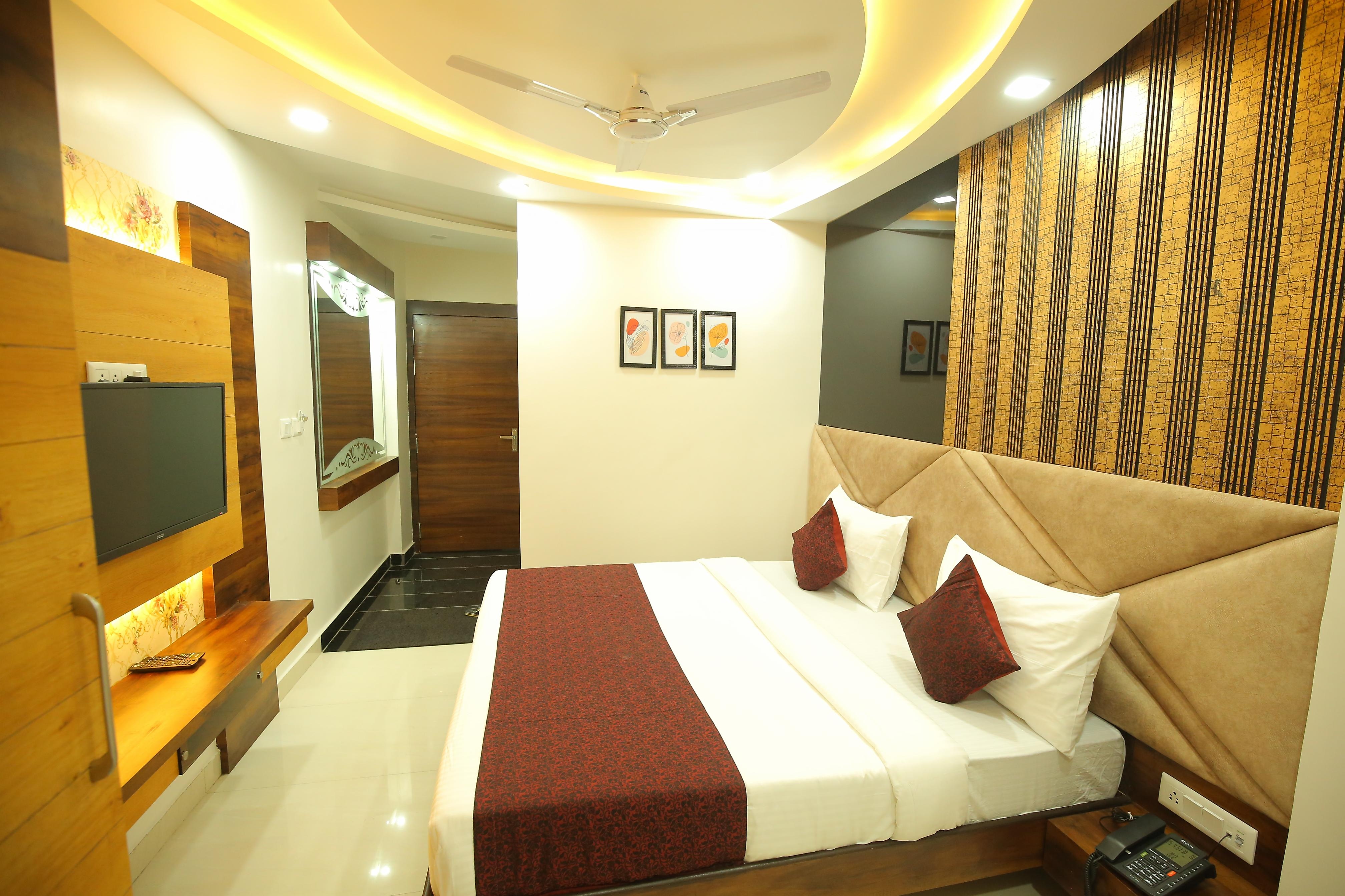 Hotel Jatashankar Palace - Tap to explore photos