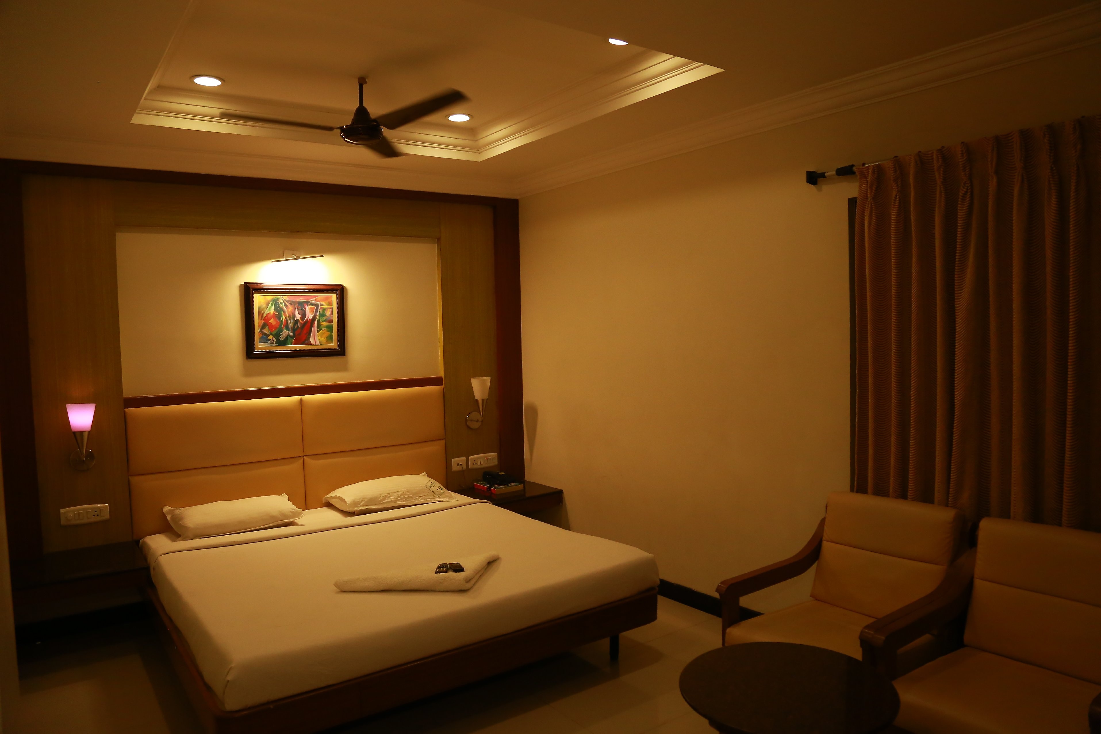Hotel Arasan Sapthagiri - Tap to explore photos