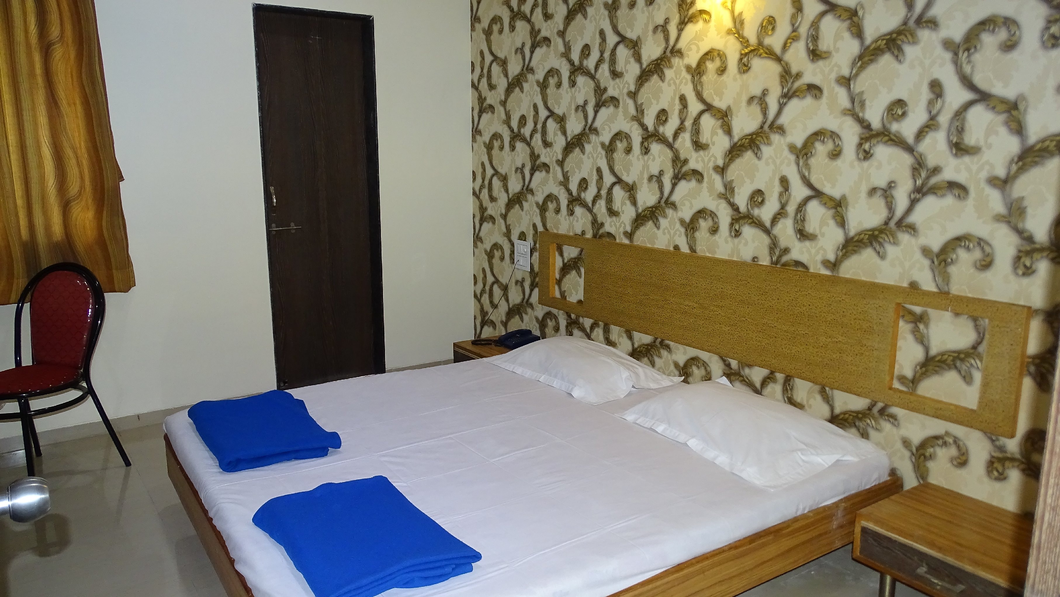 Deluxe Ac Room 1