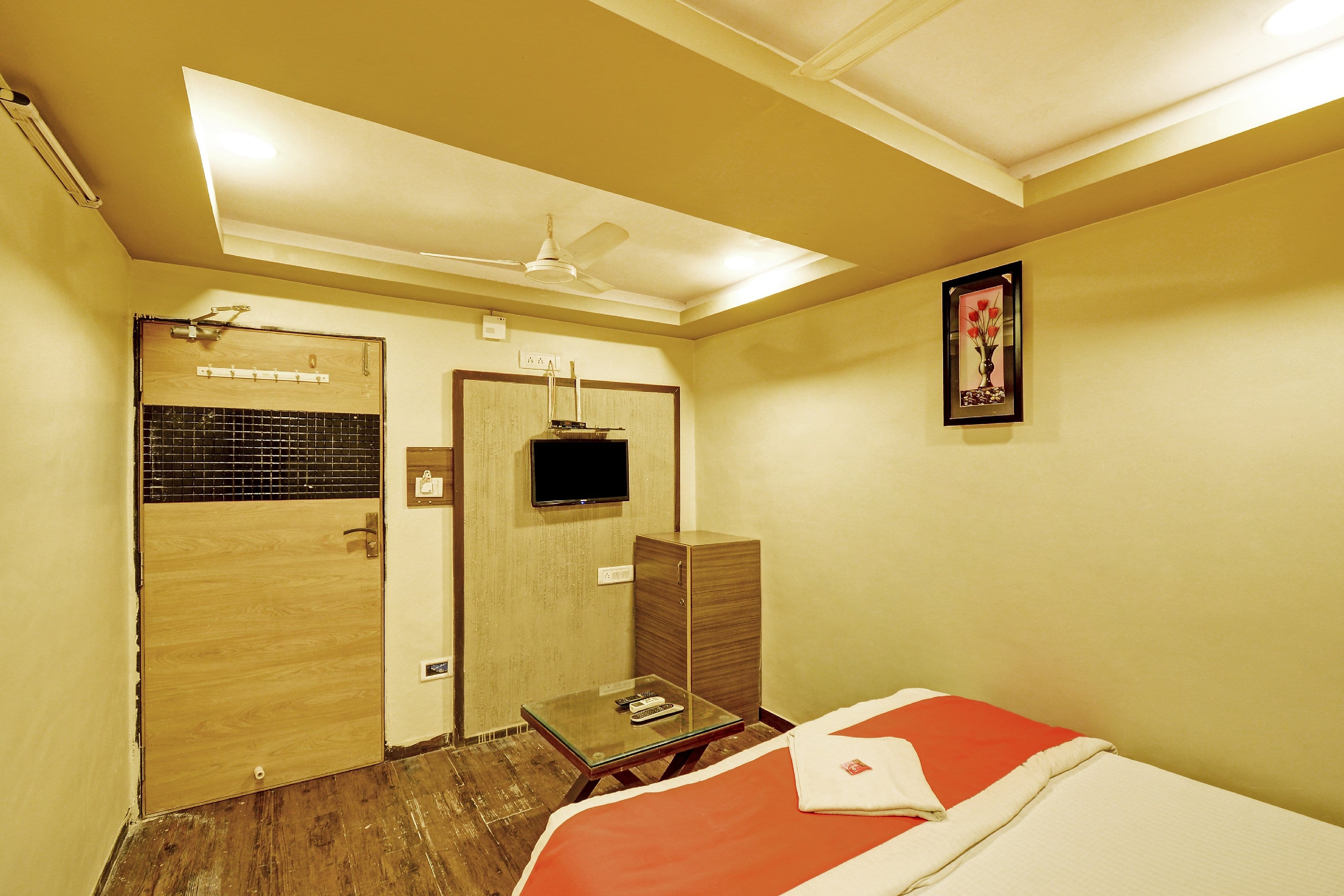 Hotel Anjani Inn - Tap to explore photos