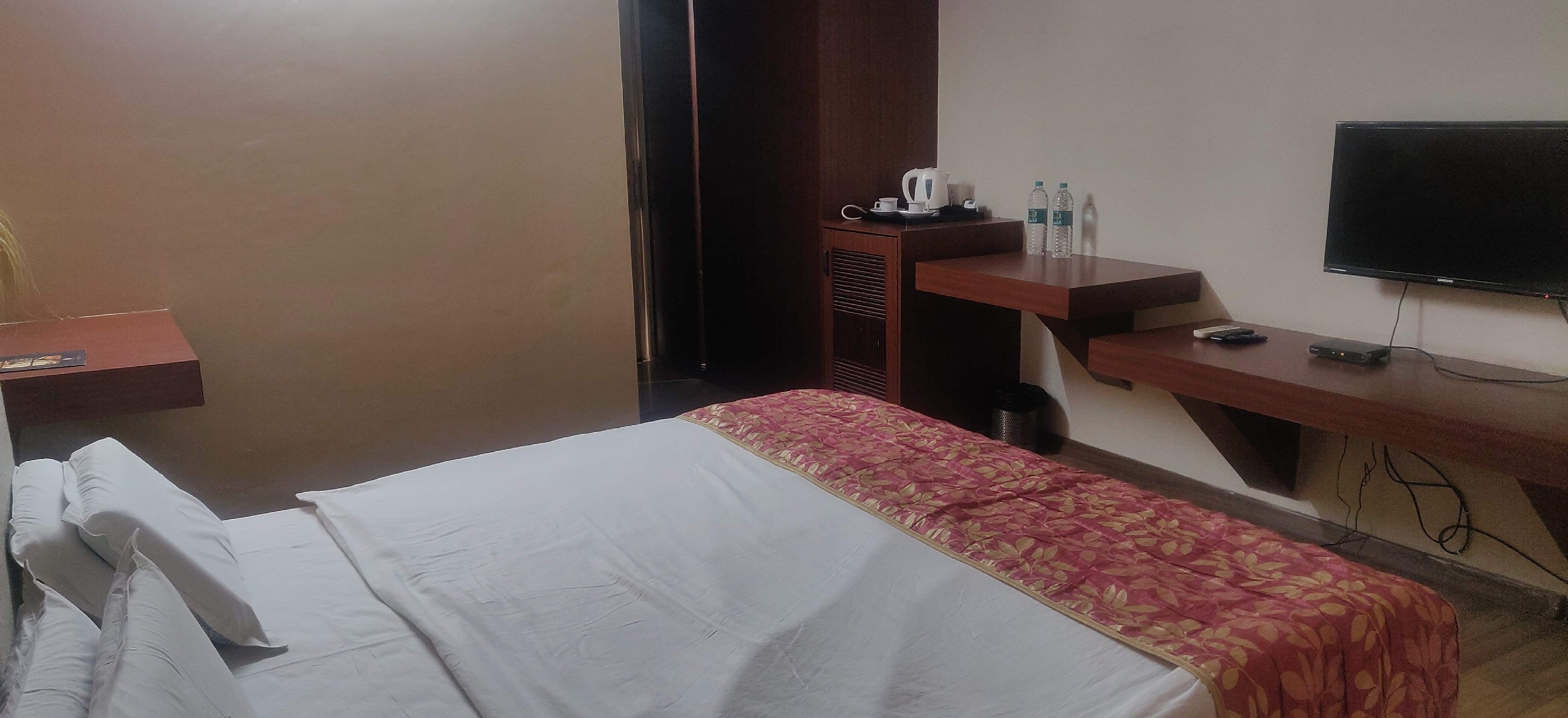 HOTEL GOMTI NANDAN PALACE,BINA - Tap to explore photos