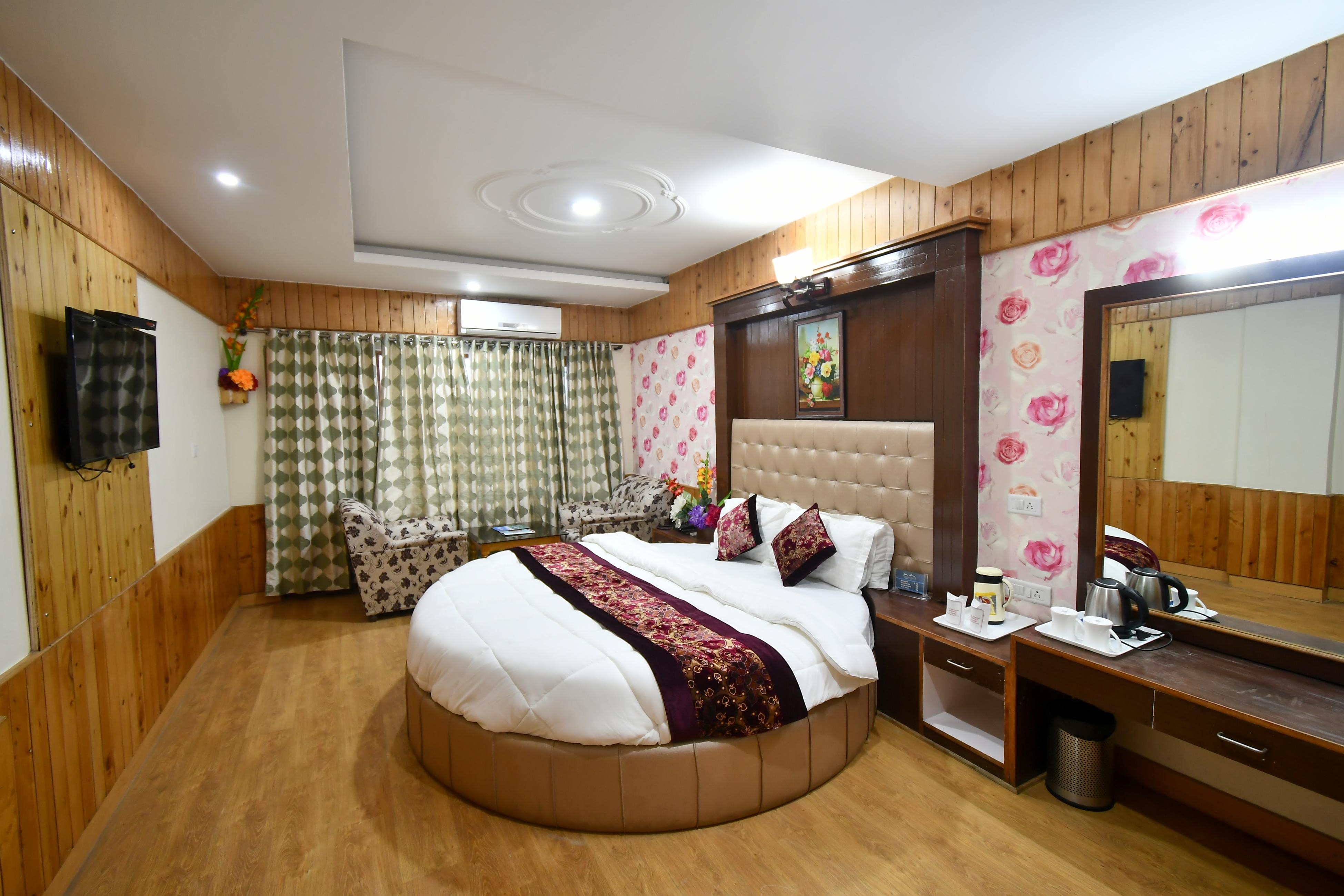 Manali Valley Resorts - Tap to explore photos