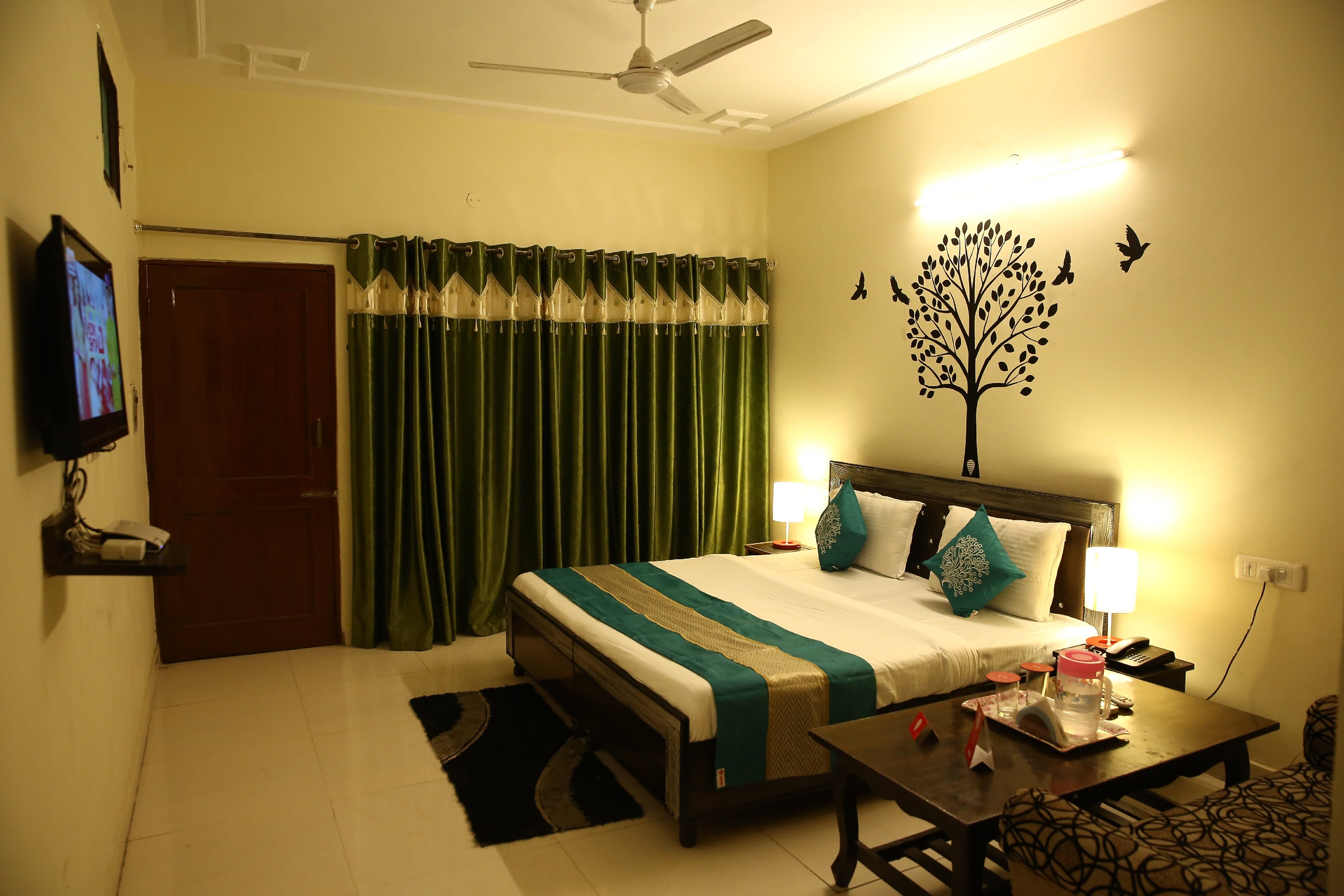 THE DIAMOND RING Chandigarh Hotel Price, Address & Reviews