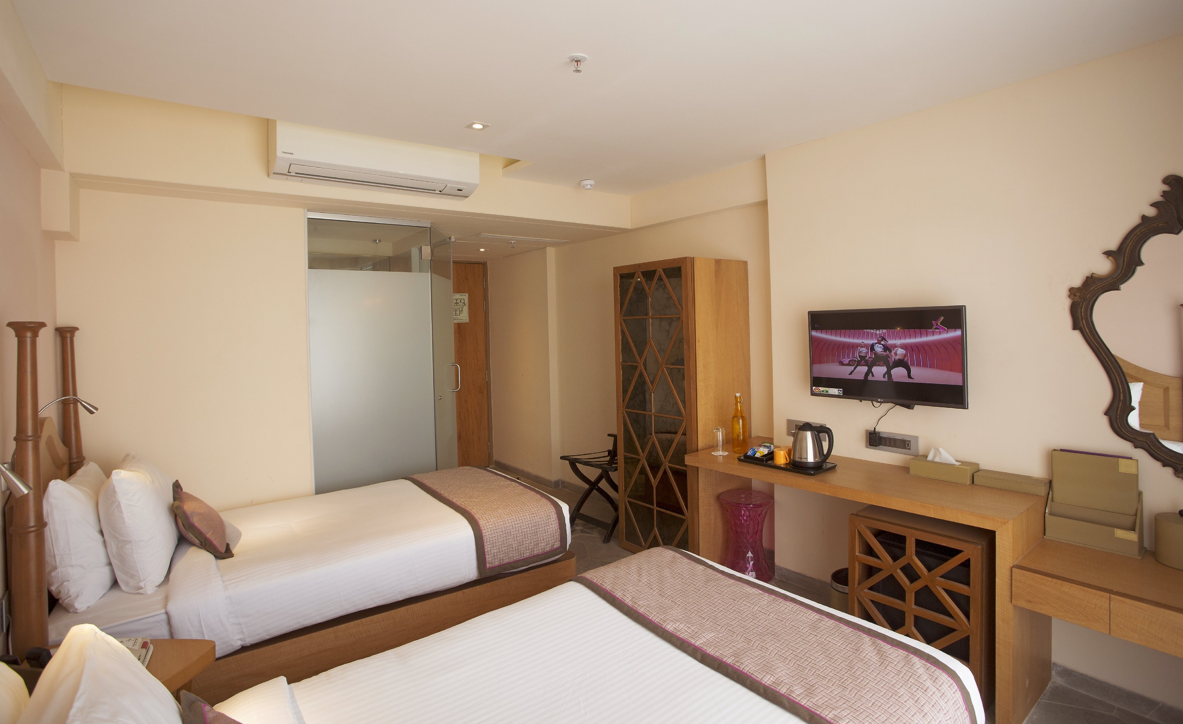 HOTEL AUREOLE 2