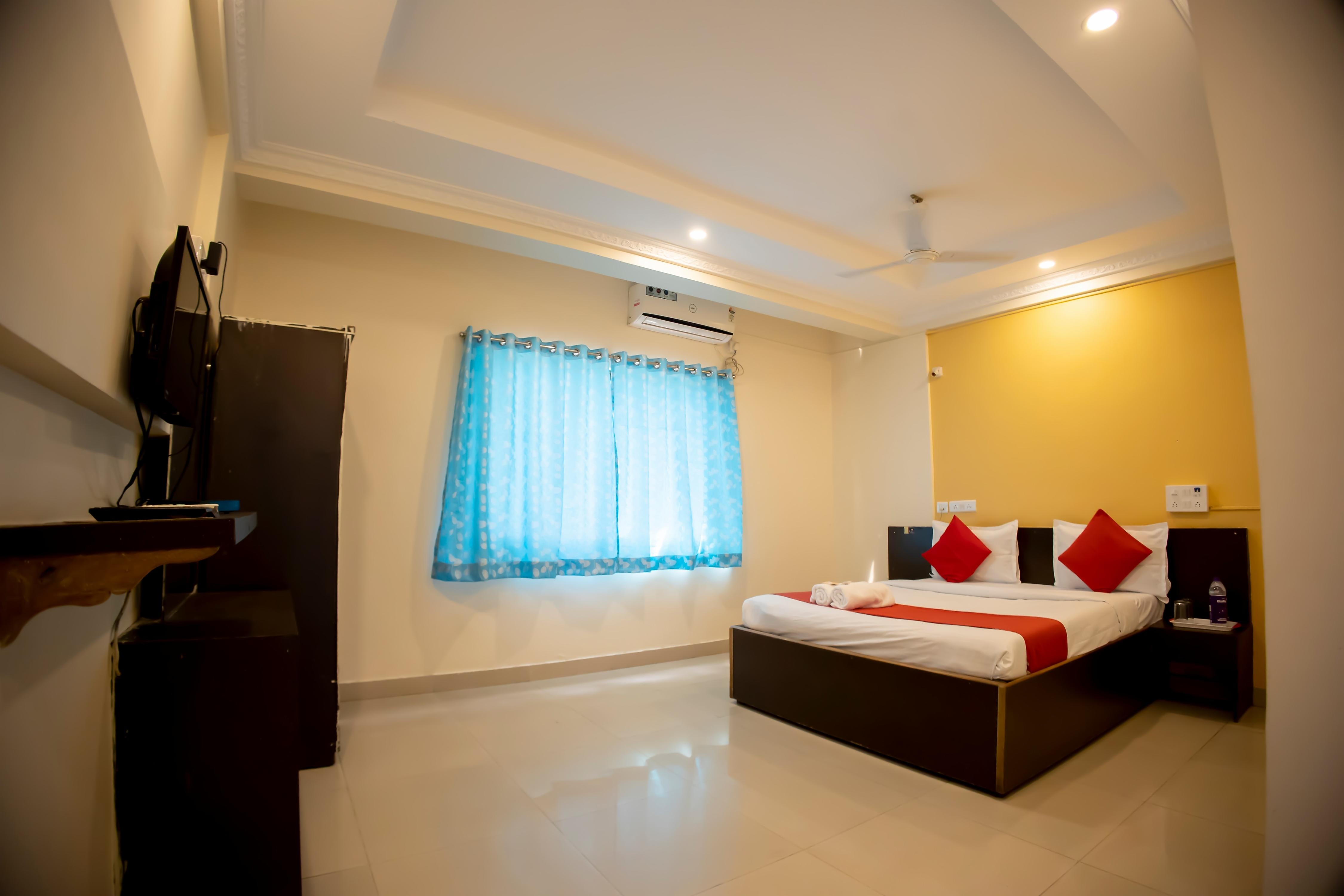 Hotel Om Palace 3