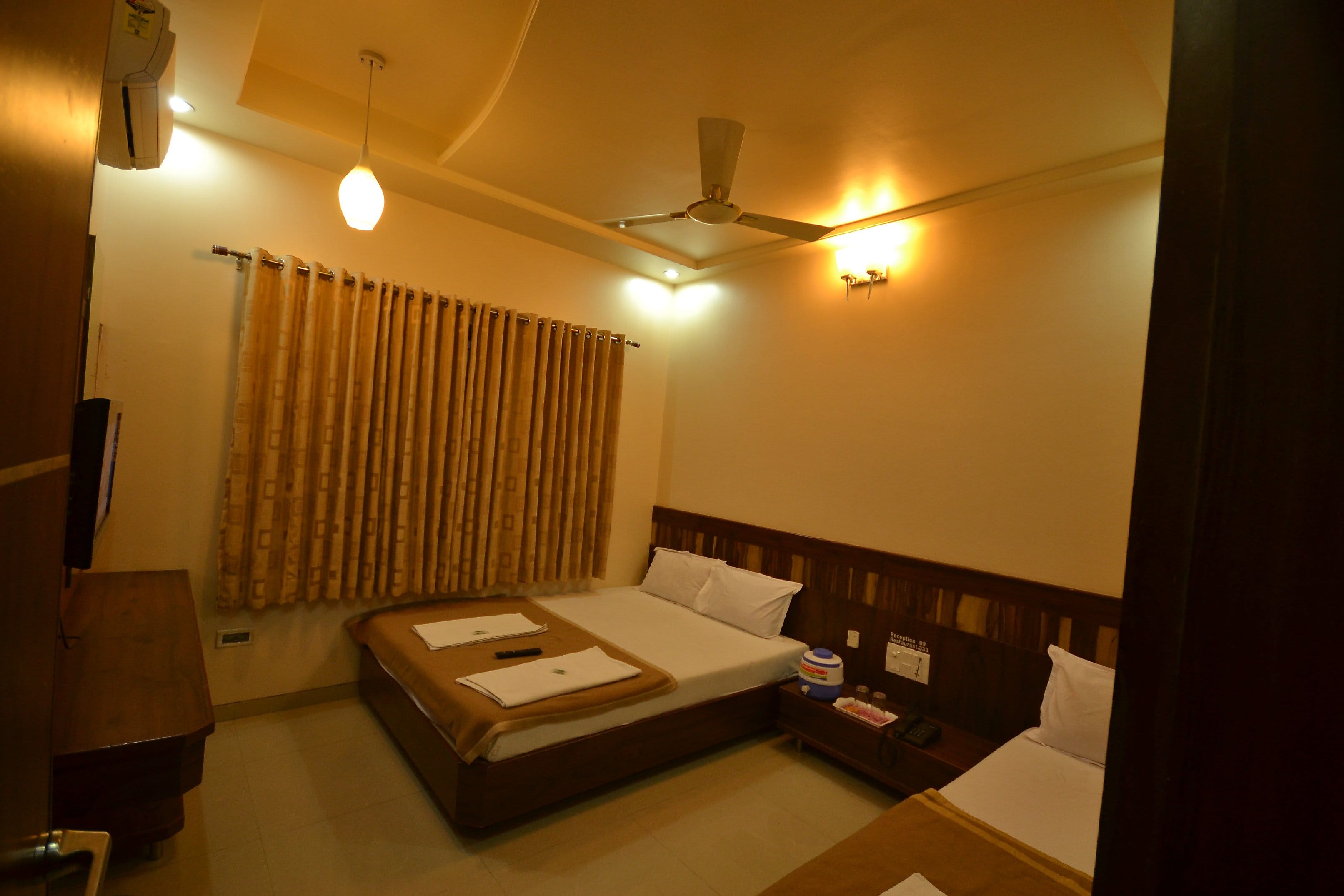 Hotel Sai Asara - Tap to explore photos