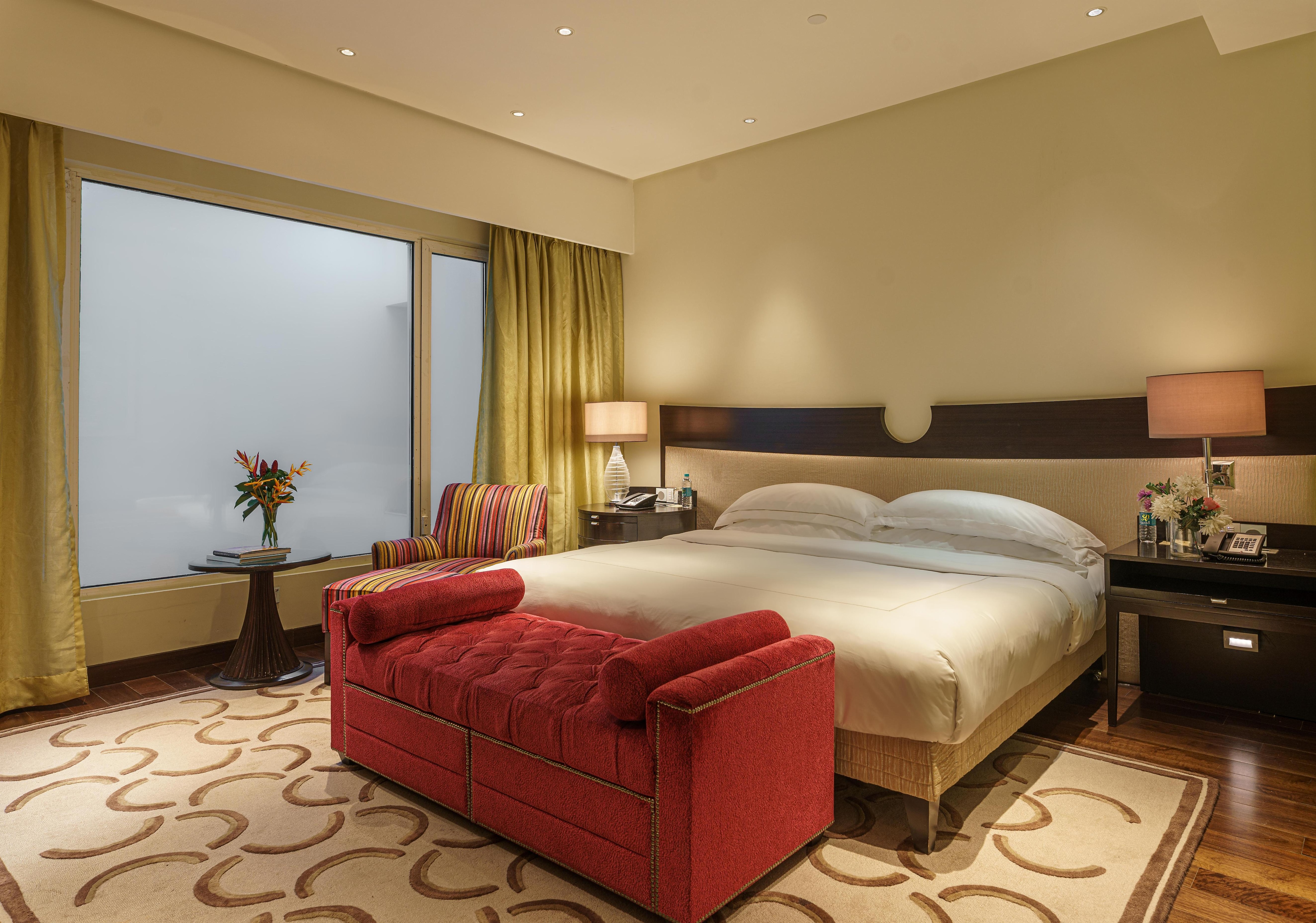 Luxury Room Facade View with Bathtub 1