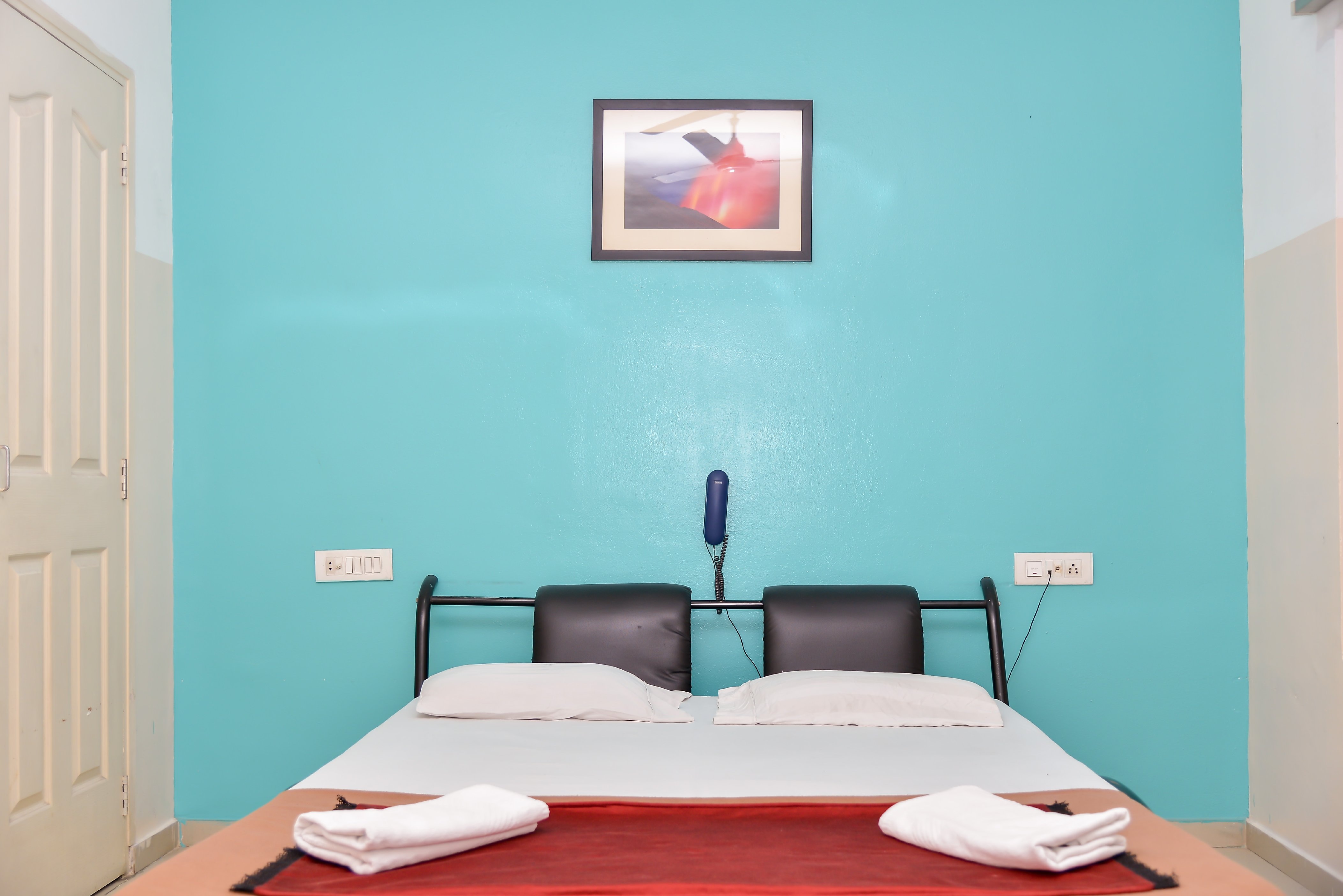 Deccan Comfort Guest House - Tap to explore photos