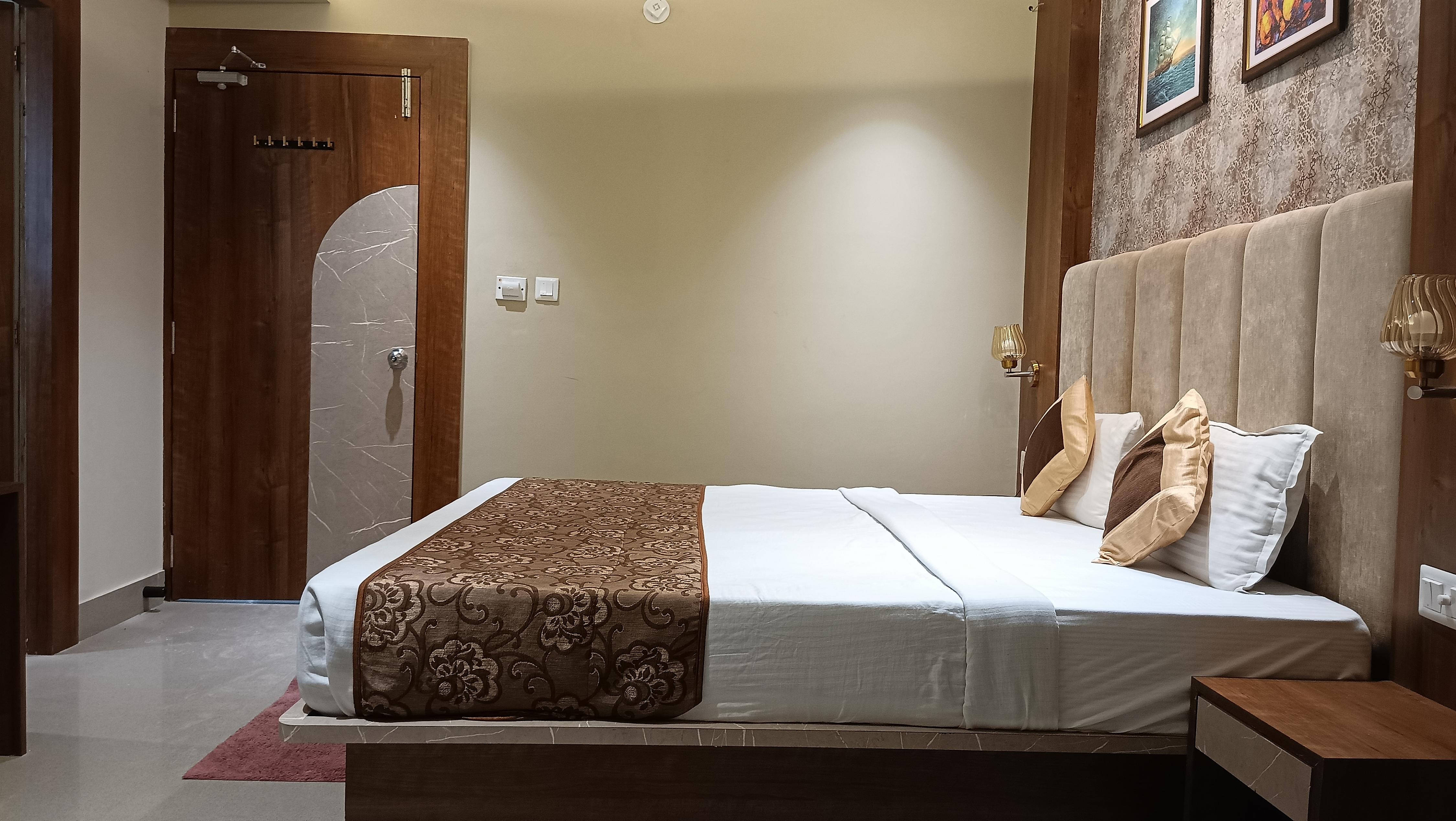 Hotel Jeevan Sandhya - Tap to explore photos