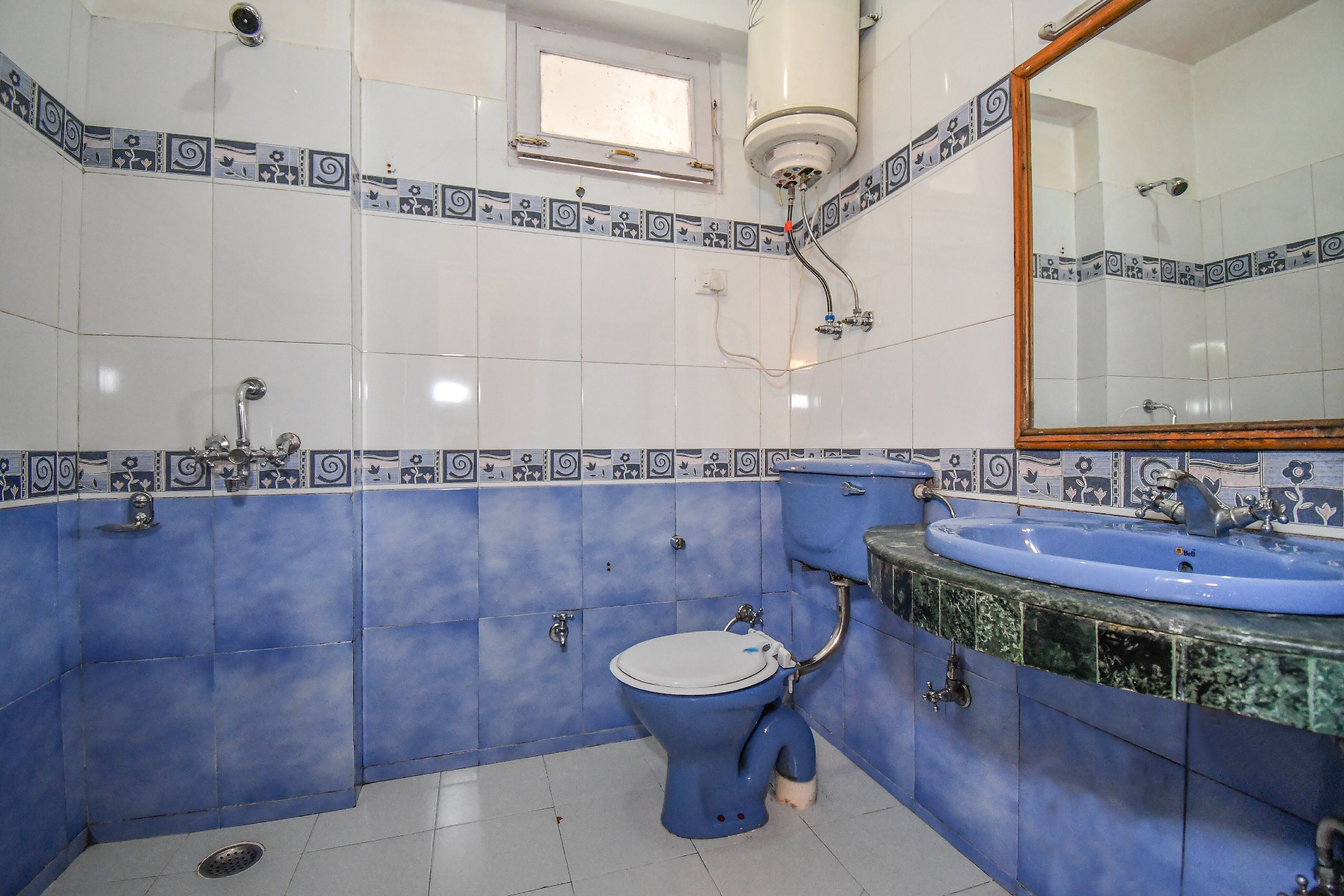 Hotel Adarsh Annexe - Tap to explore photos