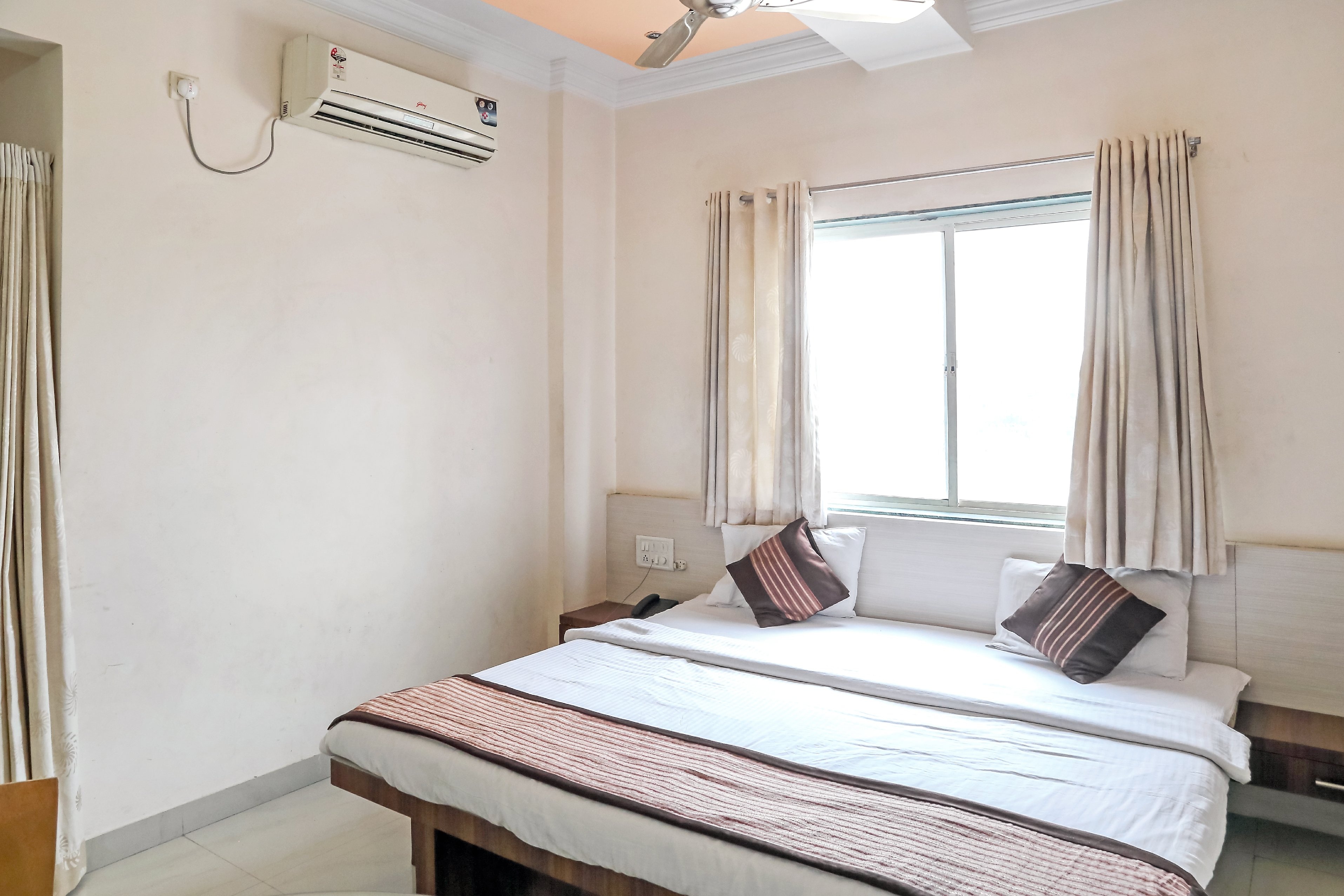 Hotel Jayshree Executive  - Tap to explore photos
