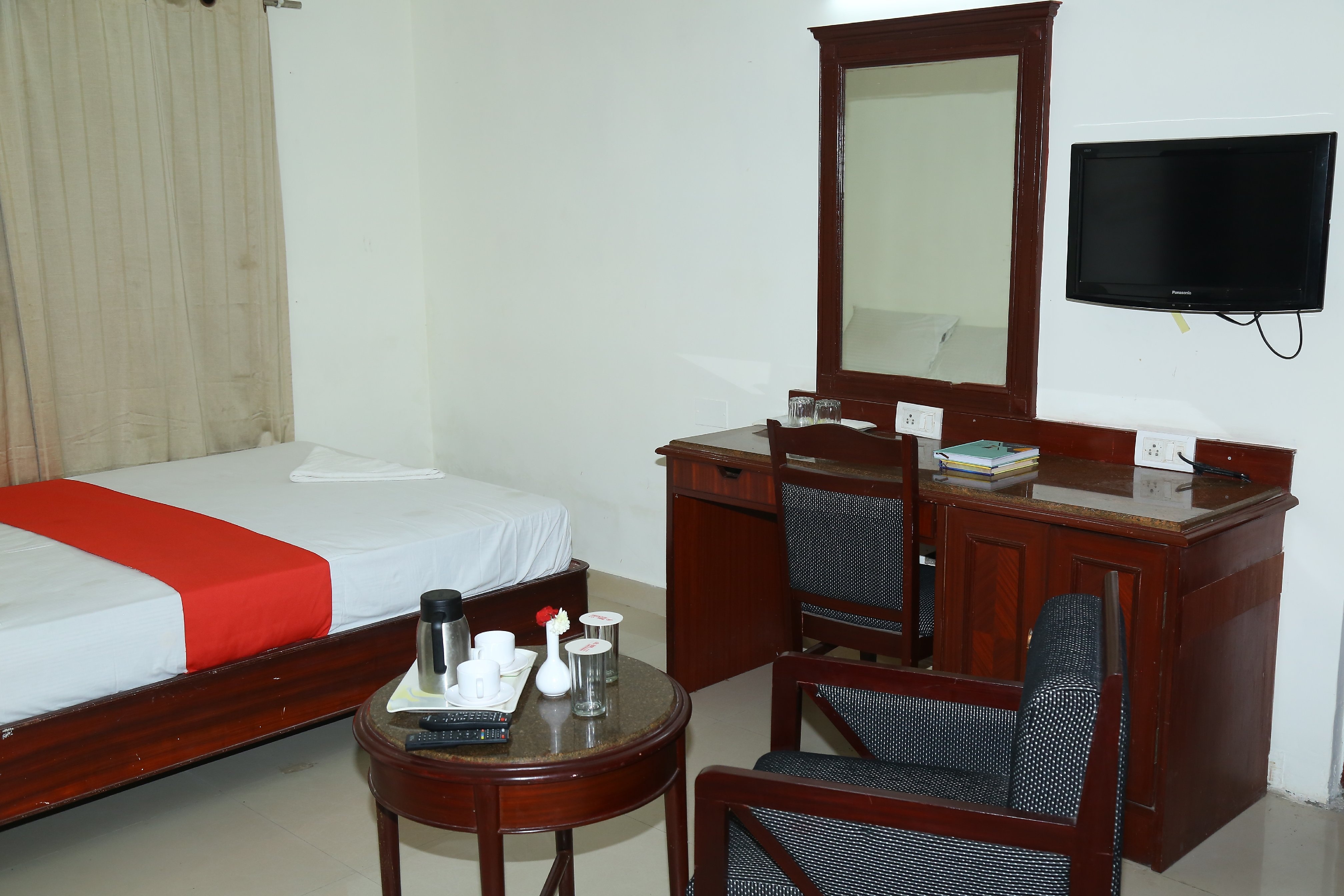 Hotel Saroj Krishna - Tap to explore photos