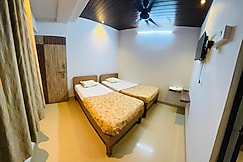 HOTEL ASHIRWAD LODGING, Bhainsa