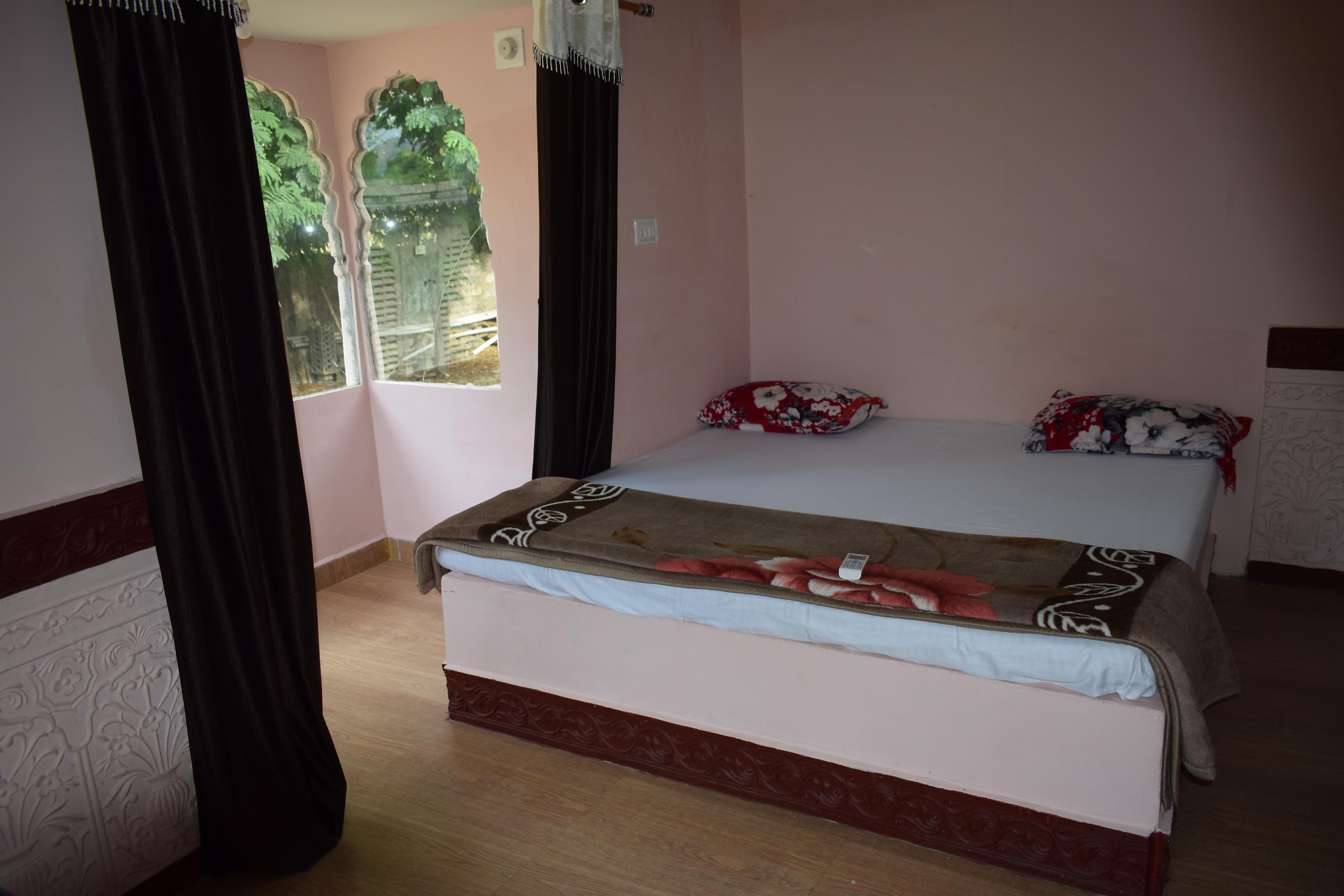Govindam Resort-Near Ambaji Temple - Tap to explore photos
