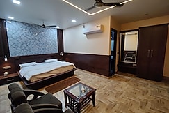 Hotel Galaxy, Sirsa