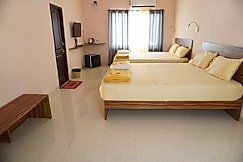 Colmar Beach Resort, Goa