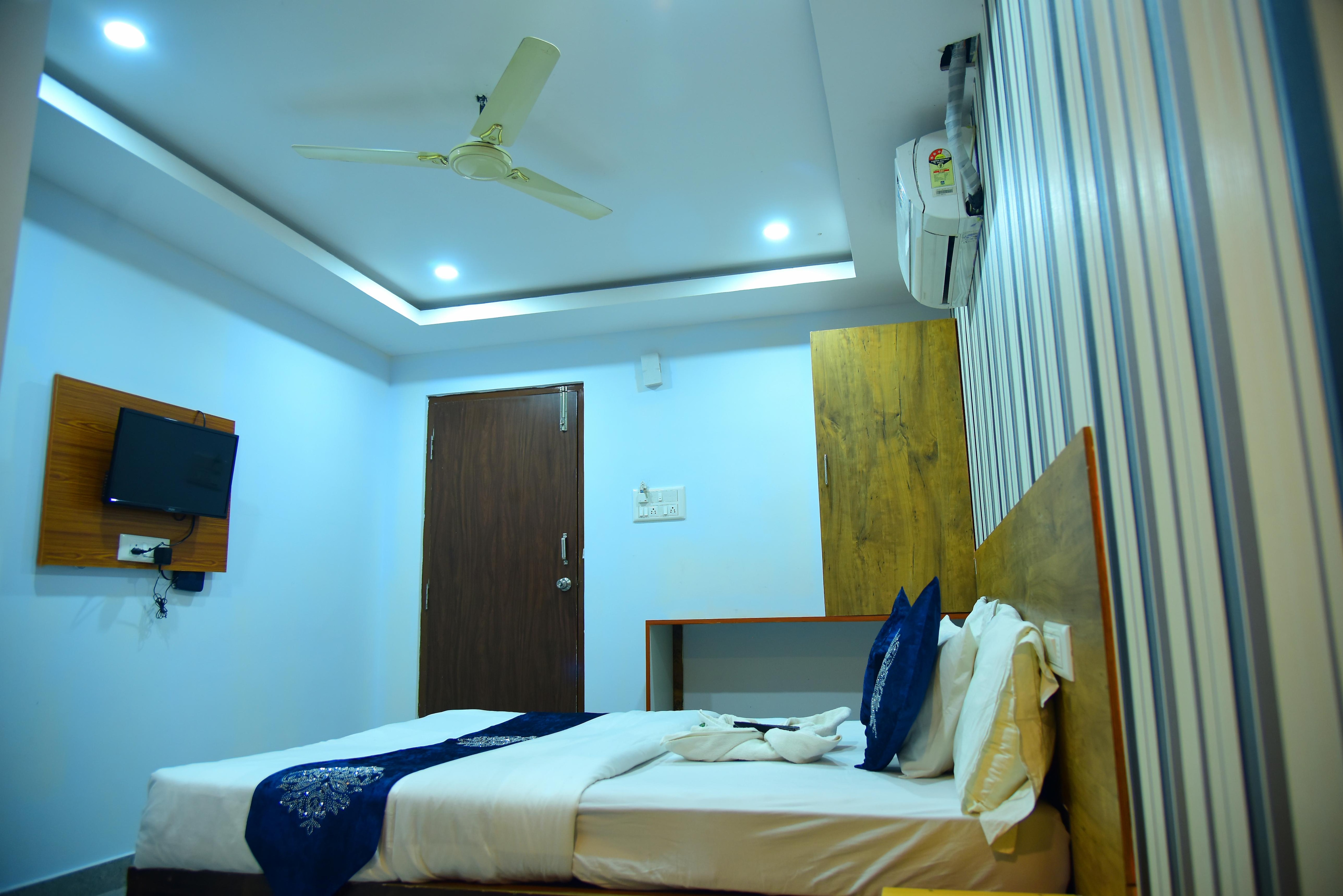 Housefinch Residency hotel near kempegowda international airport - Tap to explore photos