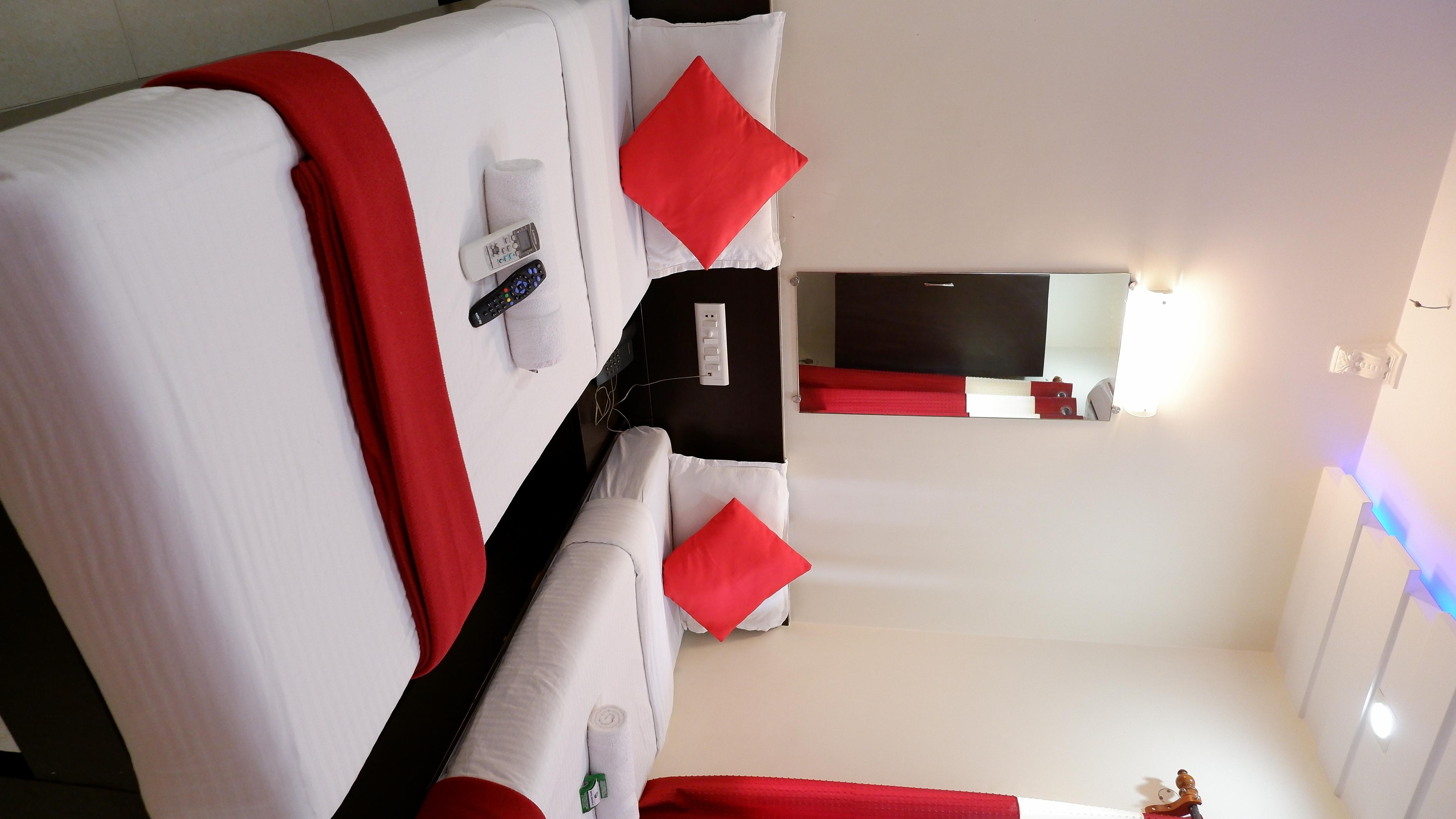 Hotel Briteway - Tap to explore photos