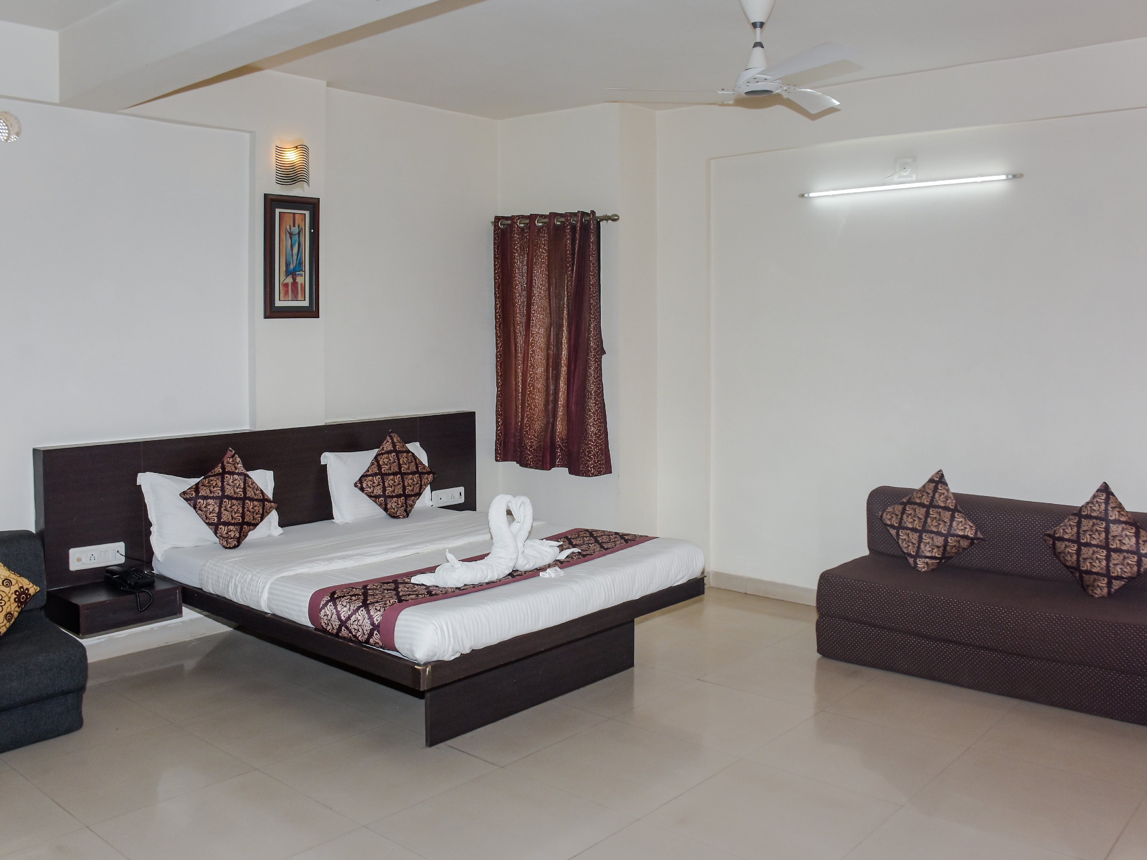 Hotel Shivalik Abu Road - Tap to explore photos