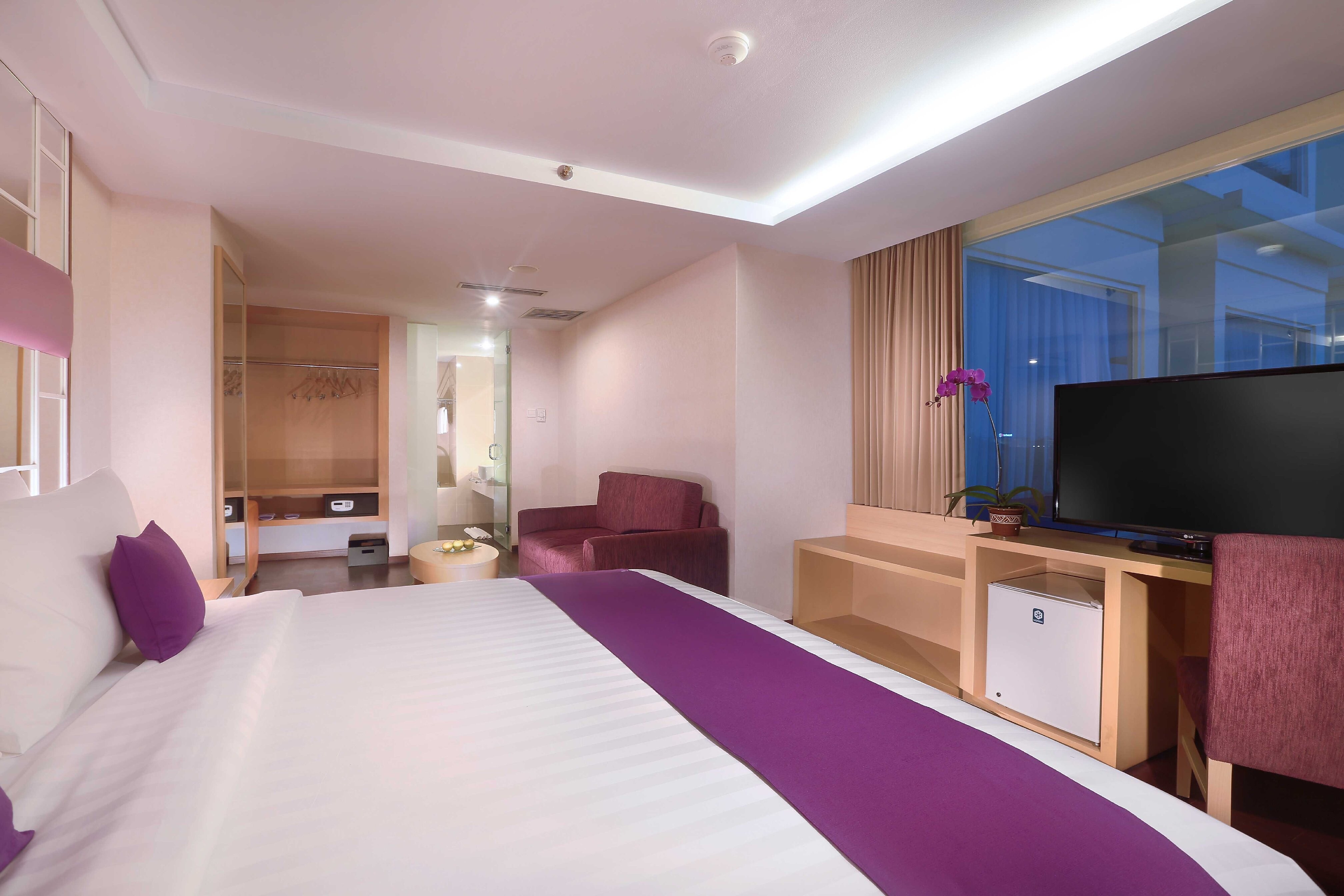 Quest Hotel Darmo - Surabaya - Tap to explore photos