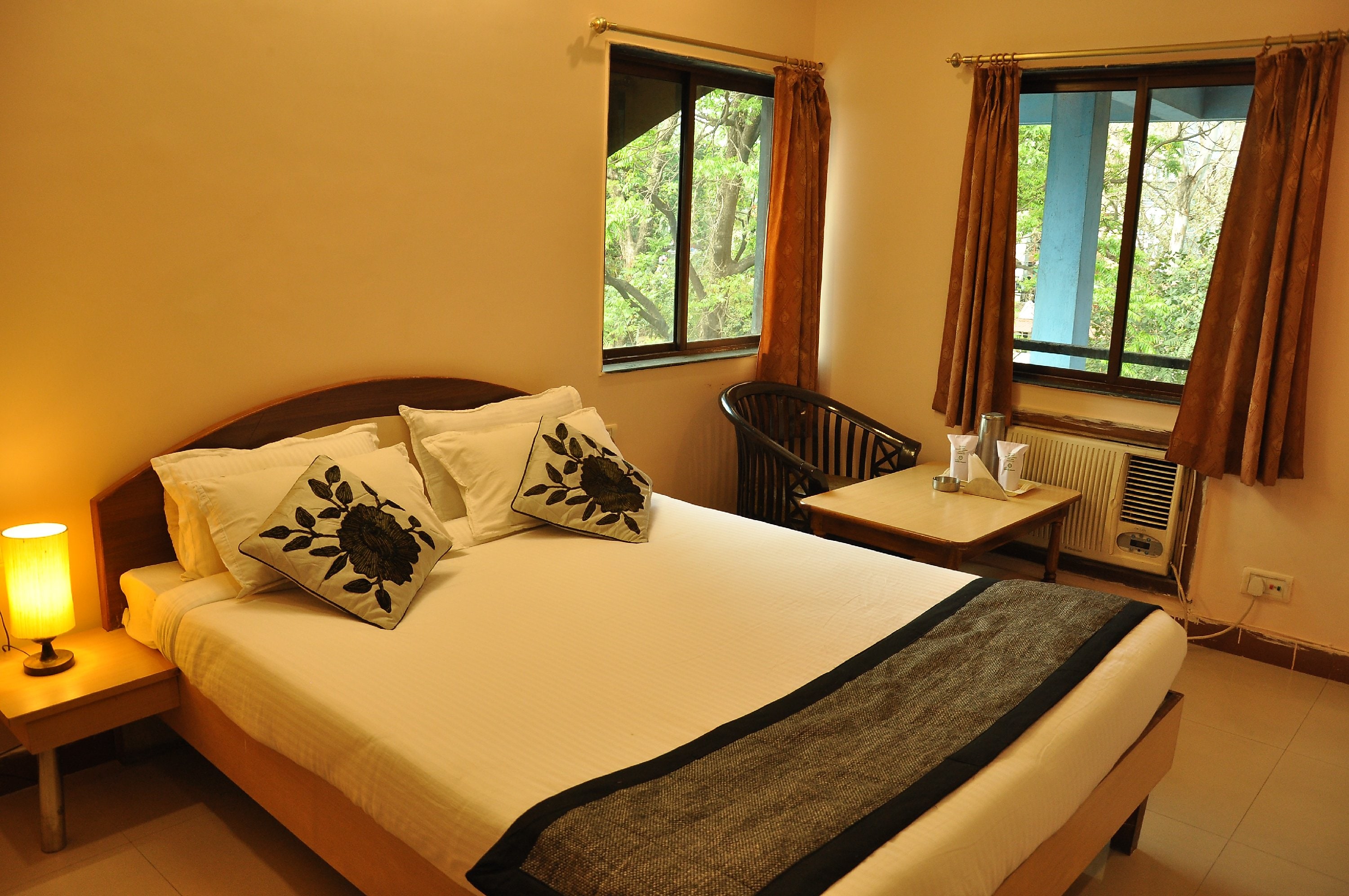 Hotel Kuber Palace - Tap to explore photos