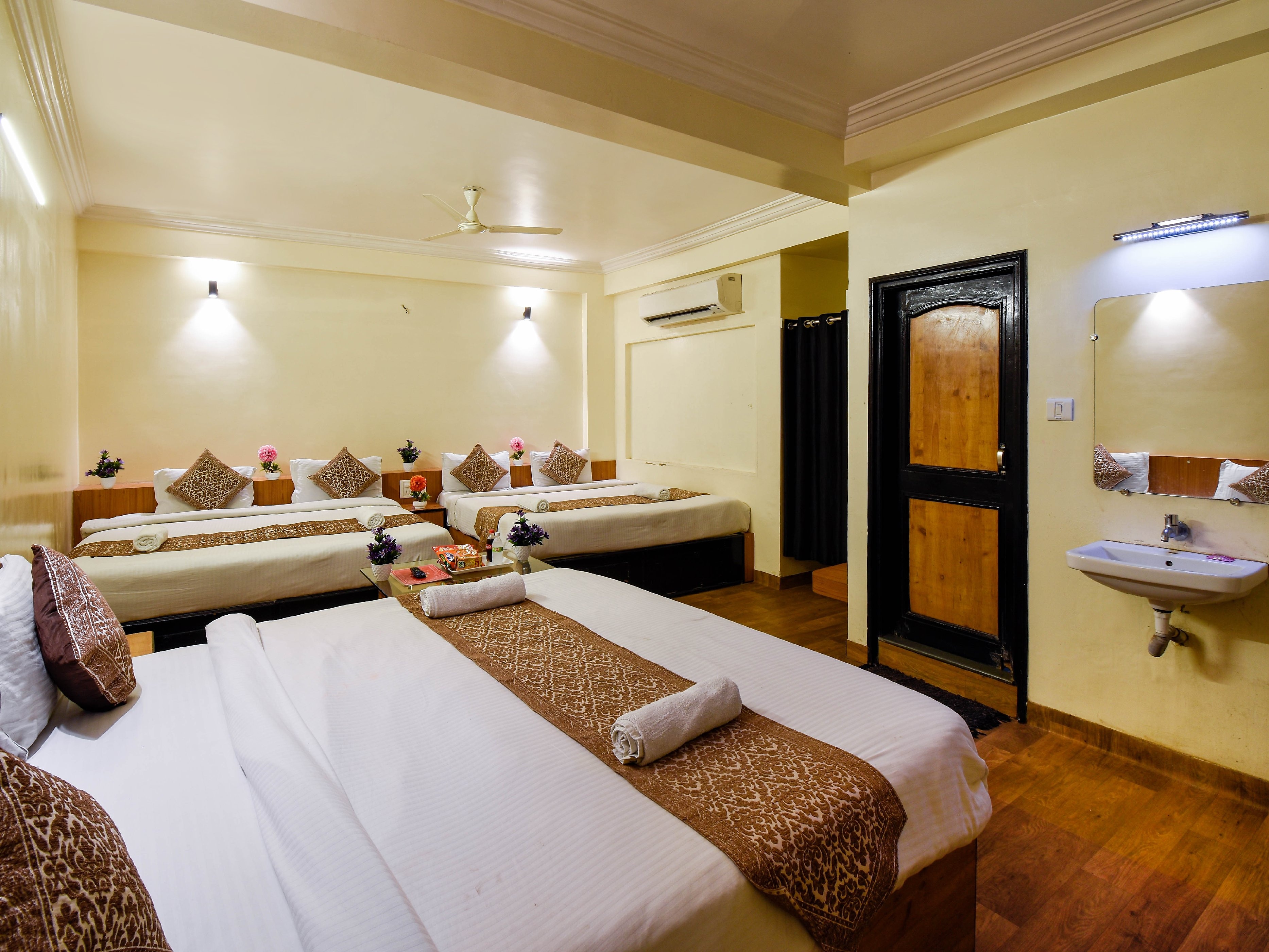 Hotel Satyam (Near Mahakal Temple), Ujjain - Tap to explore photos